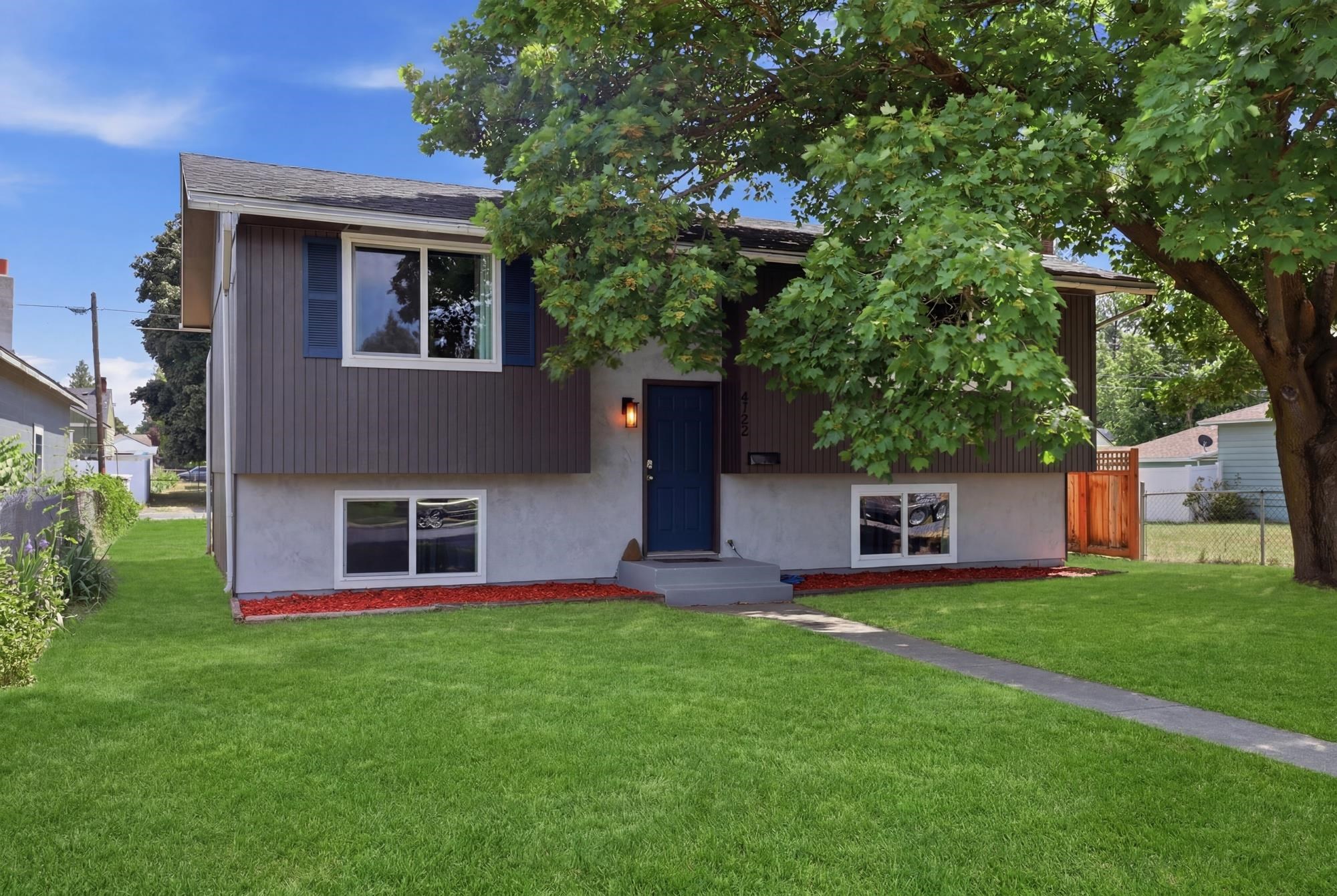 4722 N Walnut St - Photo 2