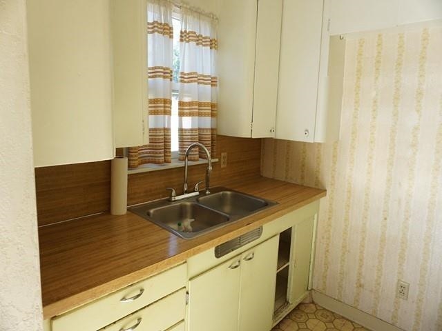 1617 E Courtland Ave - Photo 8