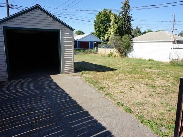 1617 E Courtland Ave - Photo 12