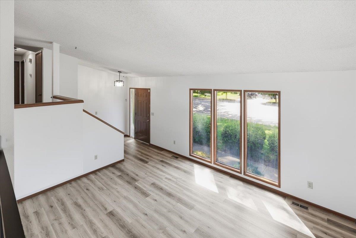 11721 E 37th Ave - Photo 8