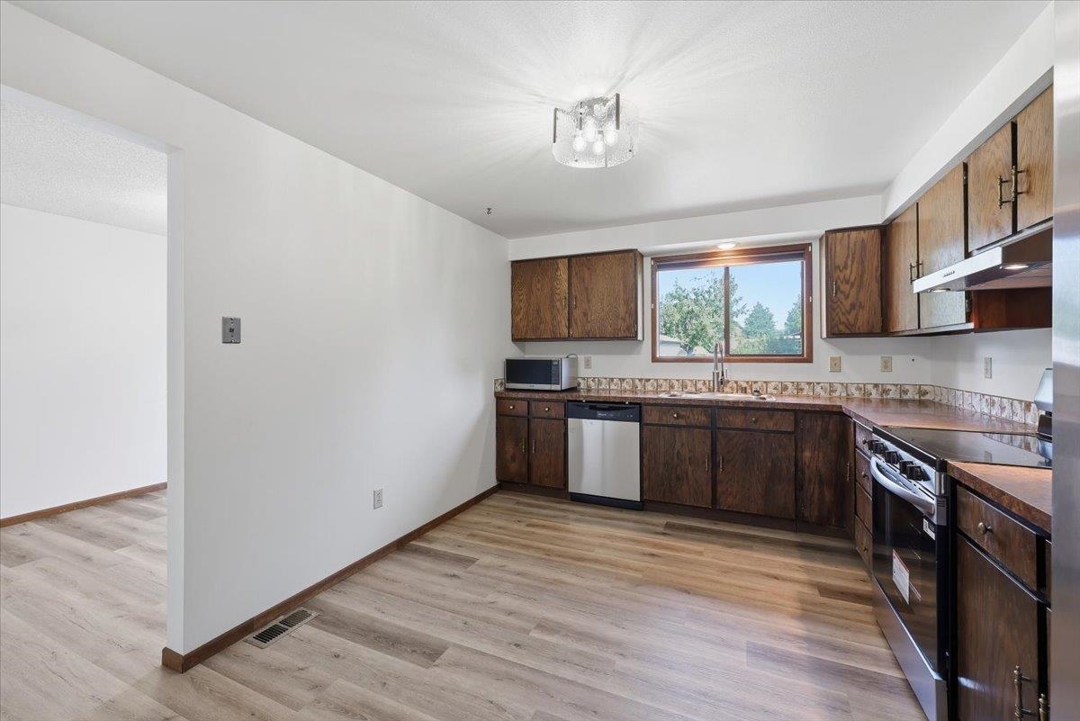 11721 E 37th Ave - Photo 10