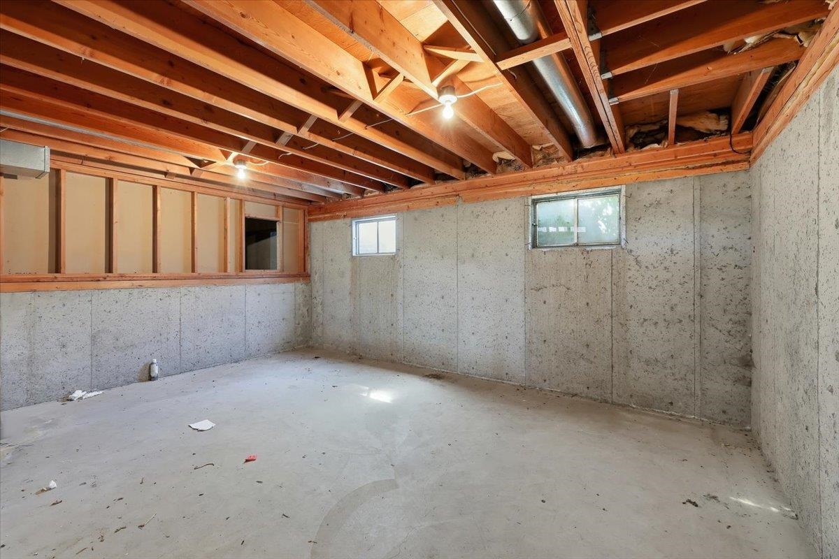 11721 E 37th Ave - Photo 26
