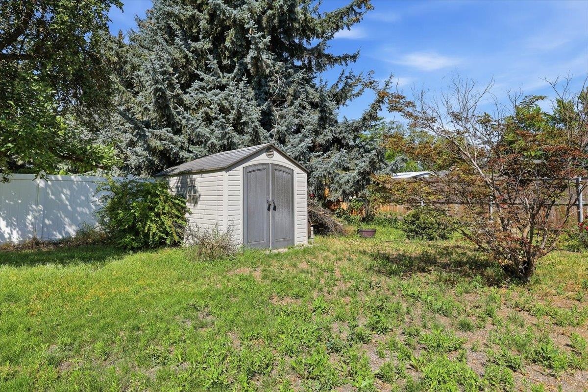 11721 E 37th Ave - Photo 30