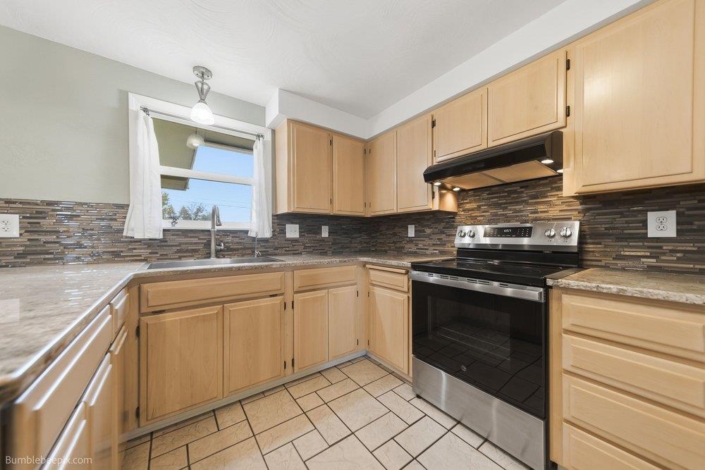 11816 E 14th Ave - Photo 23