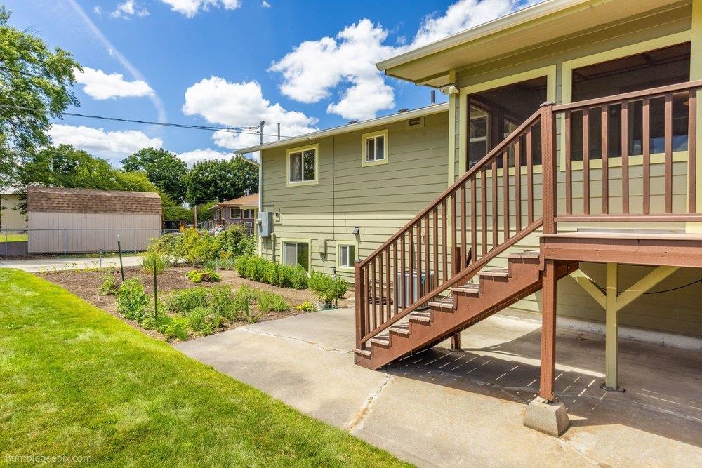 11816 E 14th Ave - Photo 14