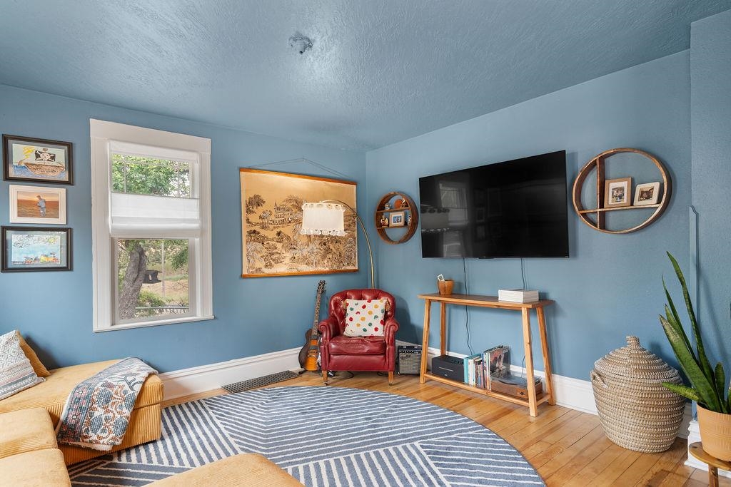 2103 W 5th Ave - Photo 9