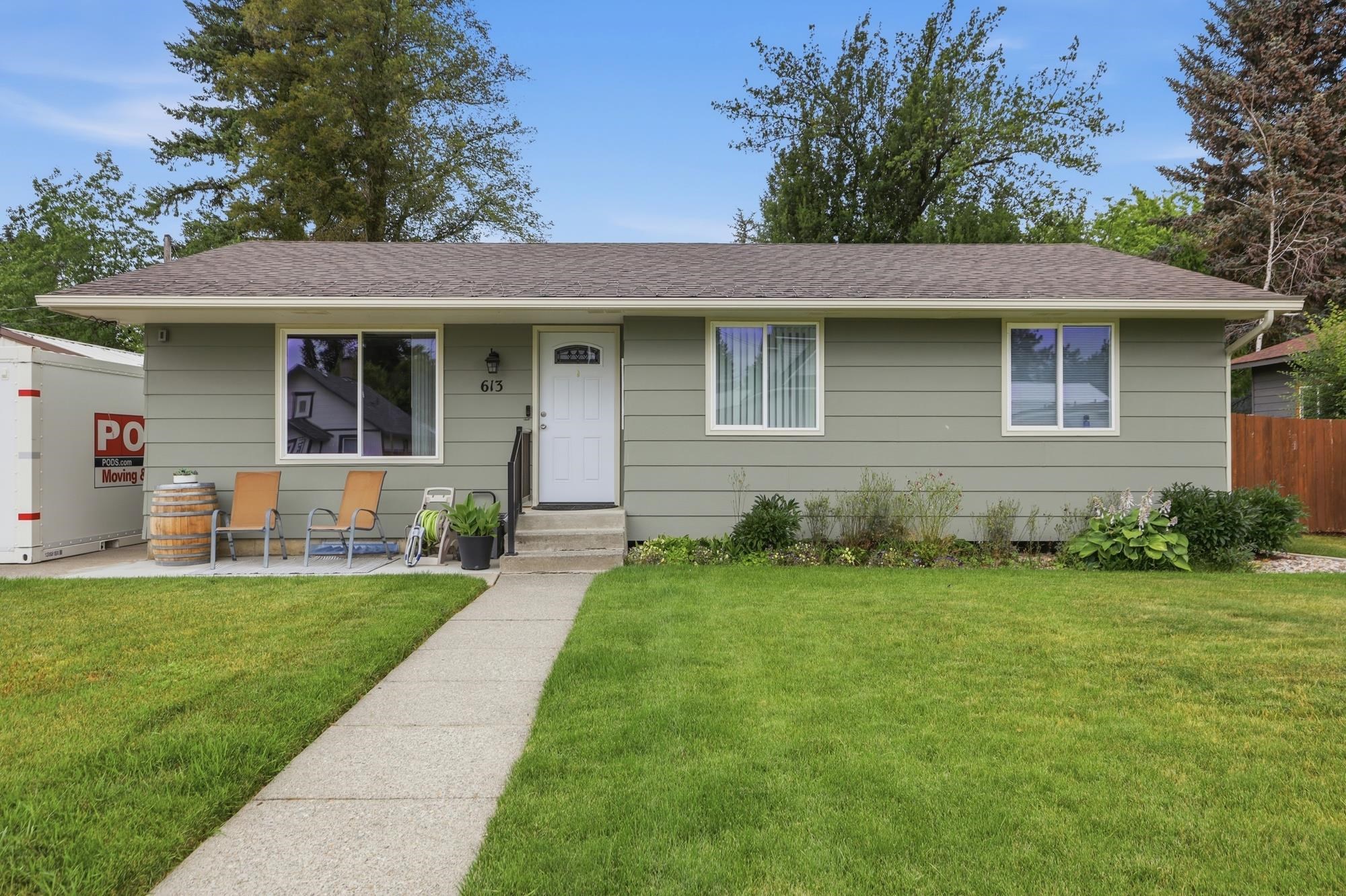 613 N Main St - Photo 2