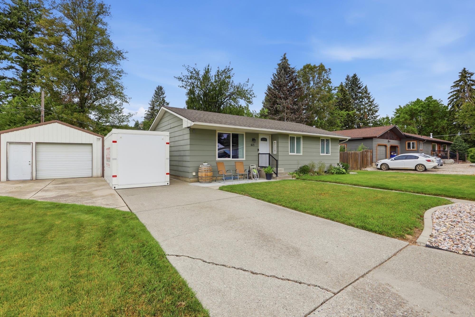 613 N Main St - Photo 1