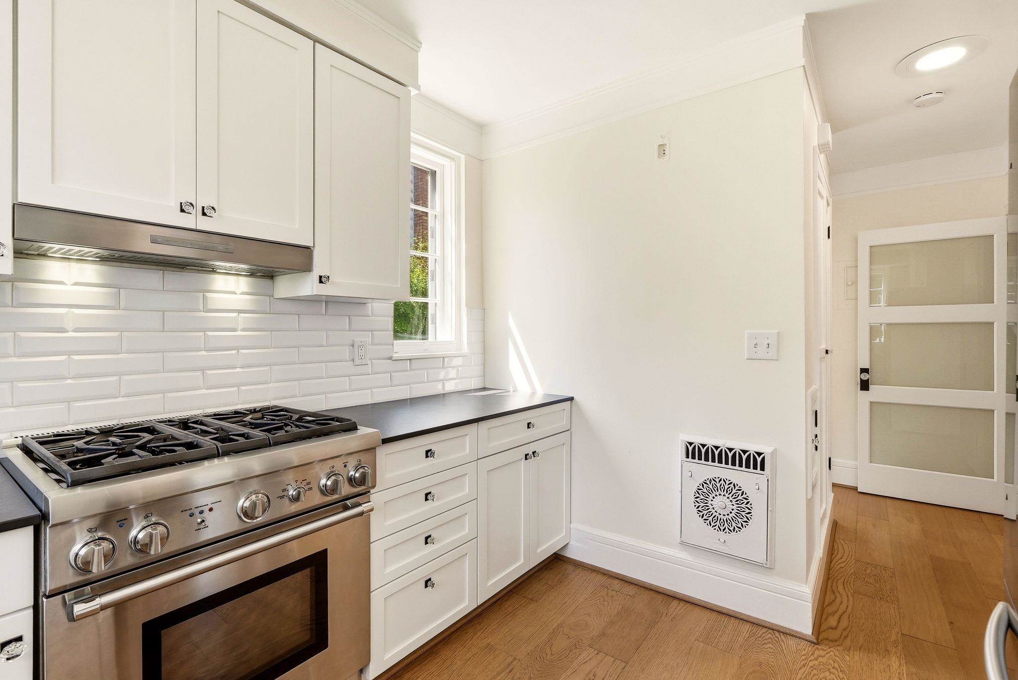 907 W 20TH Ave - Photo 17