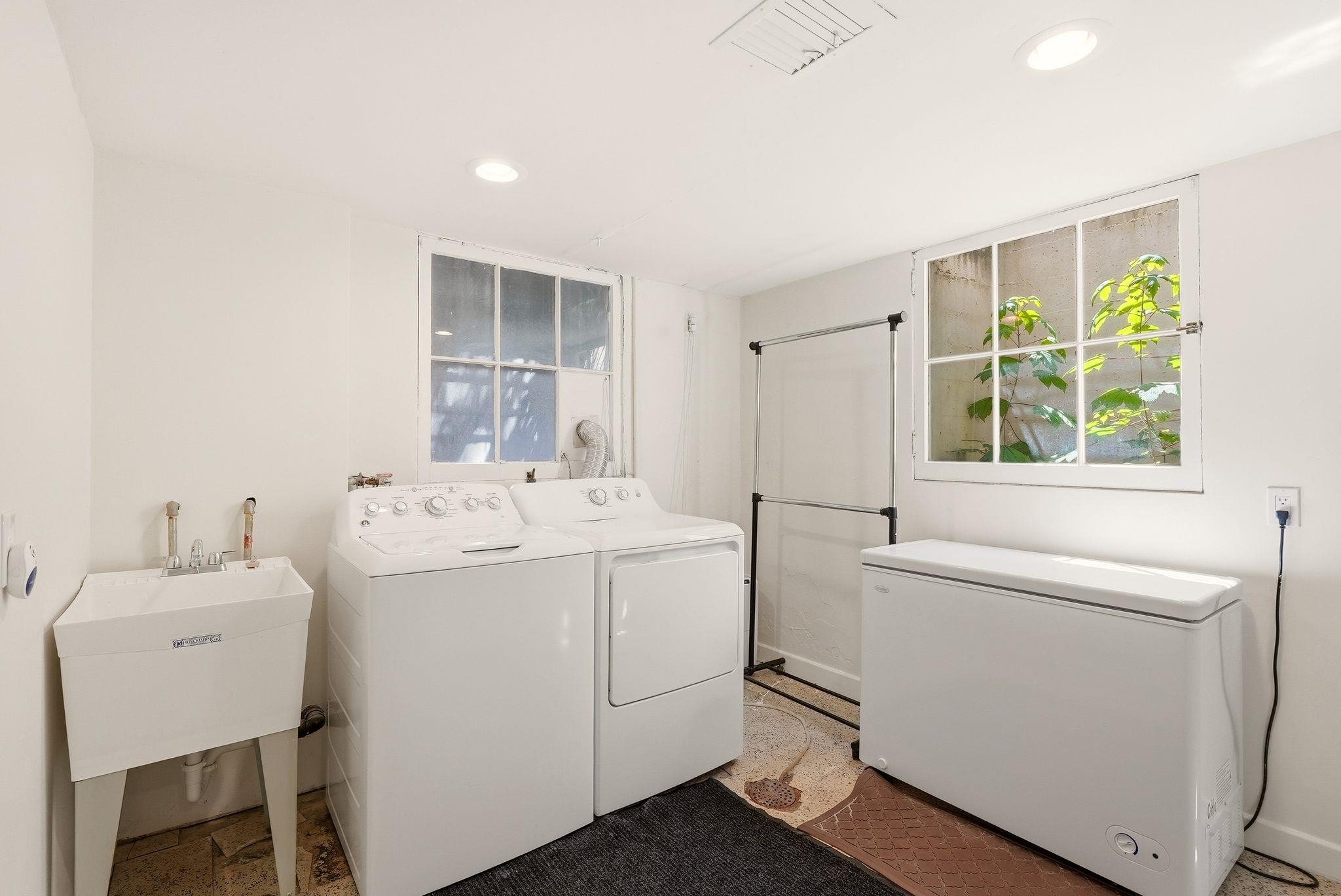 907 W 20TH Ave - Photo 38