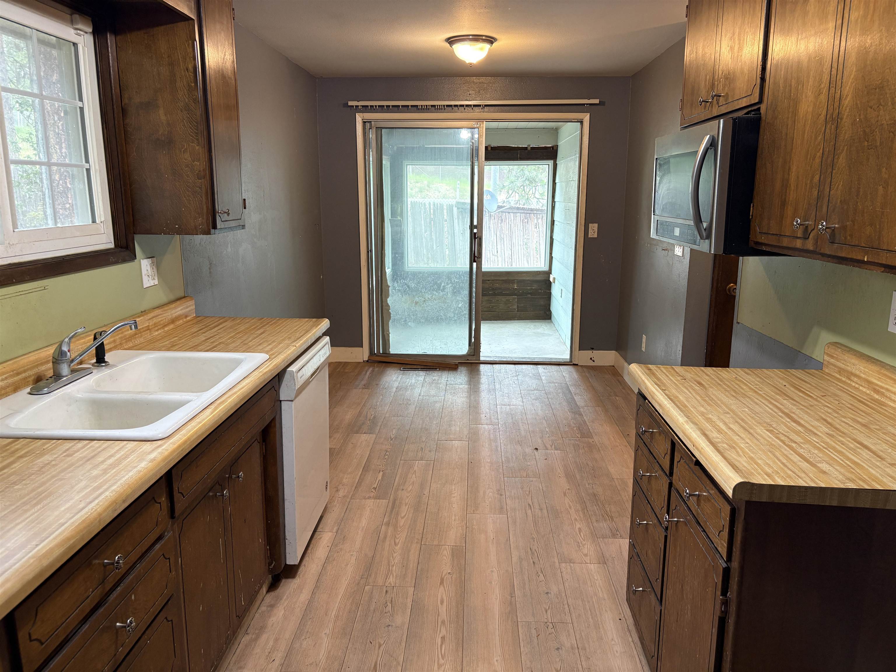 13107 E 25th Ave - Photo 7