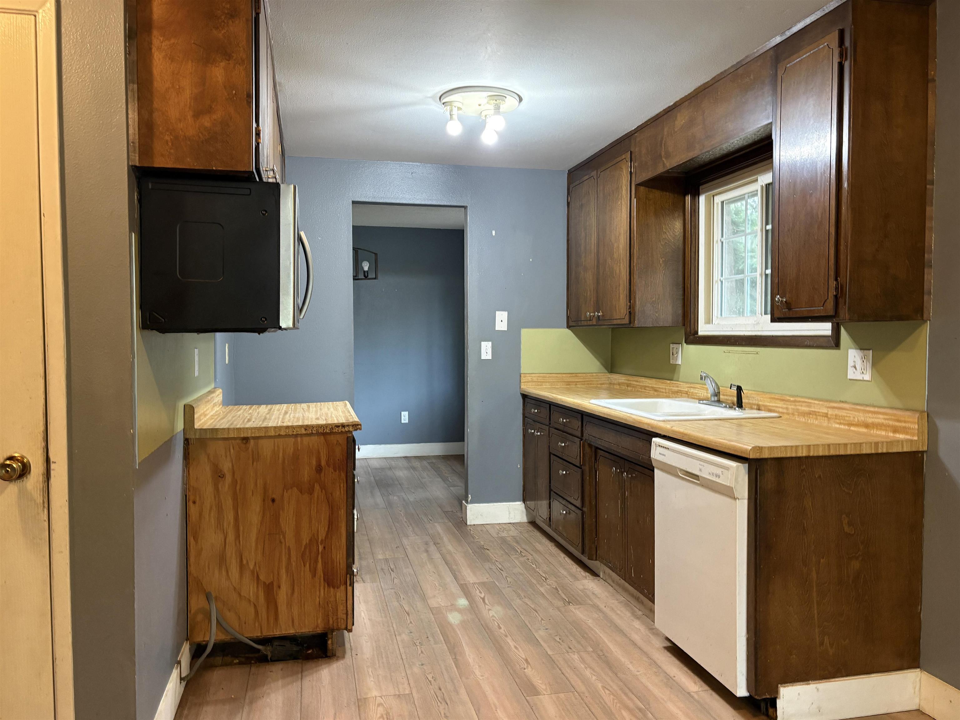 13107 E 25th Ave - Photo 8