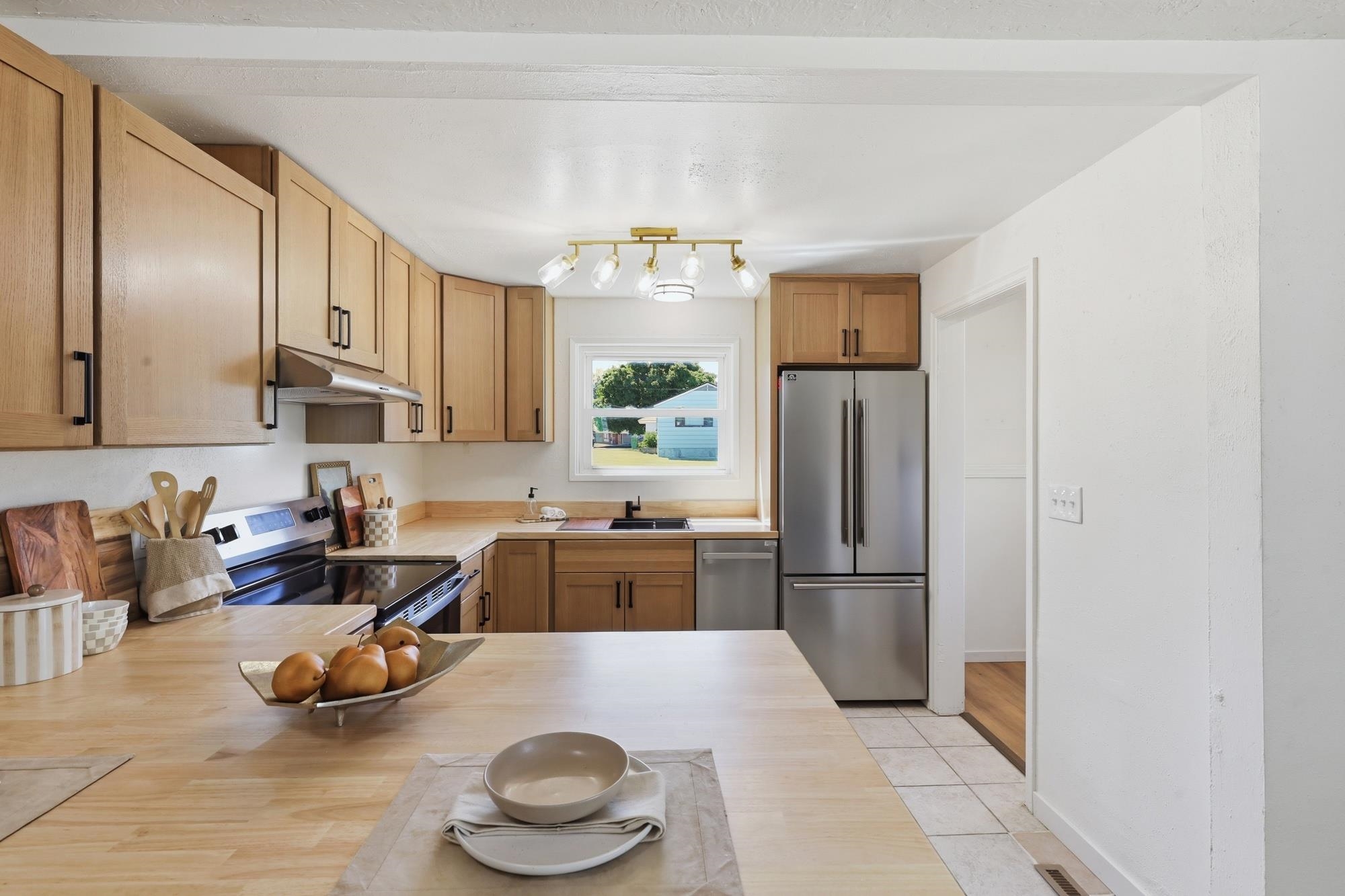 2839 W Sanson Ave - Photo 2