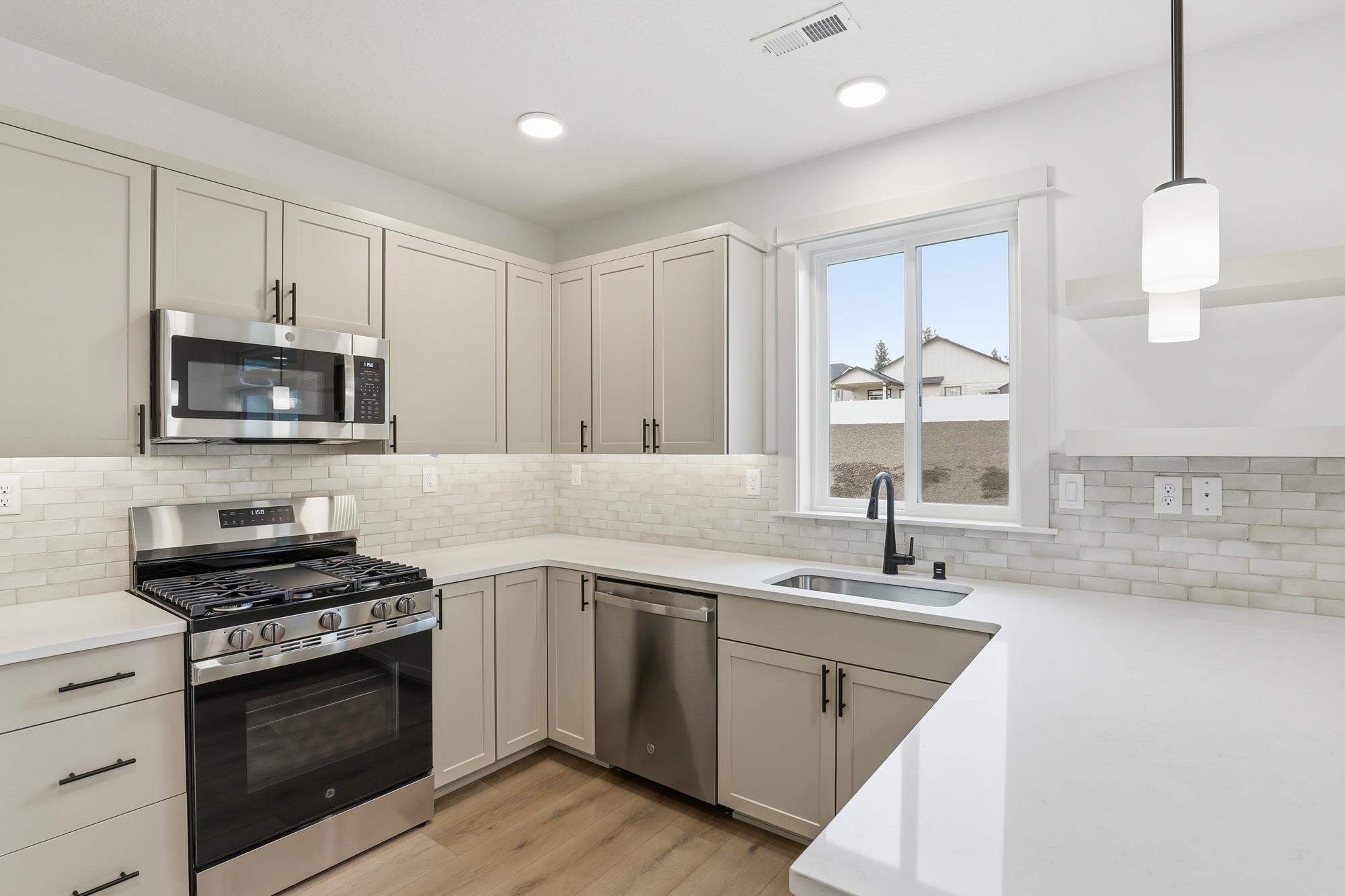 1519 W 68th Ave - Photo 8