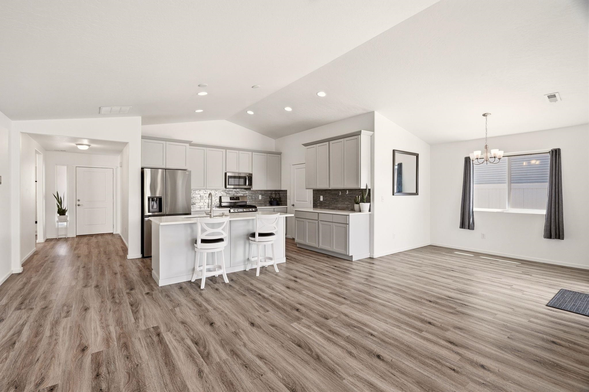 120 S Beeman St - Photo 8
