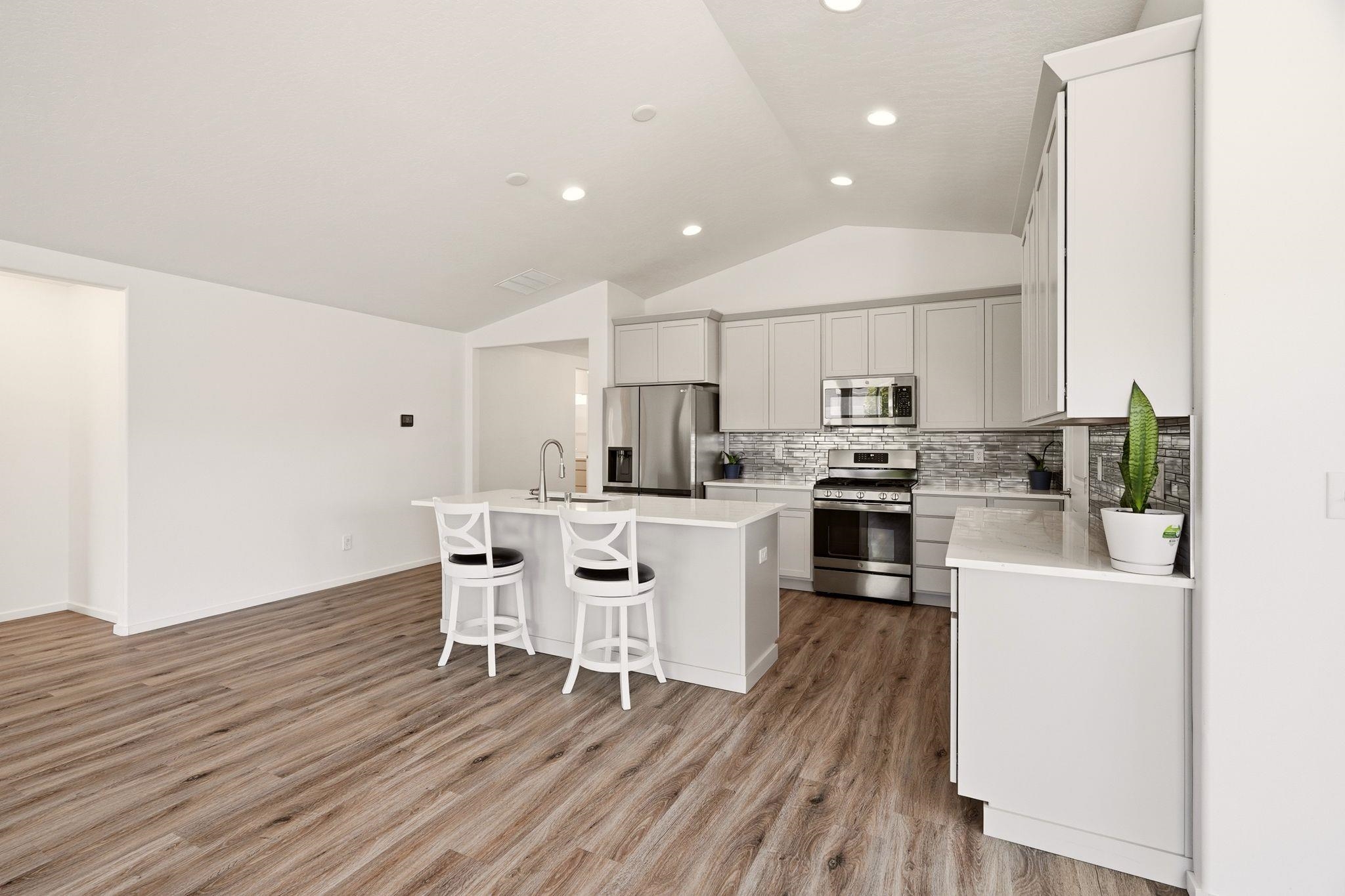 120 S Beeman St - Photo 12