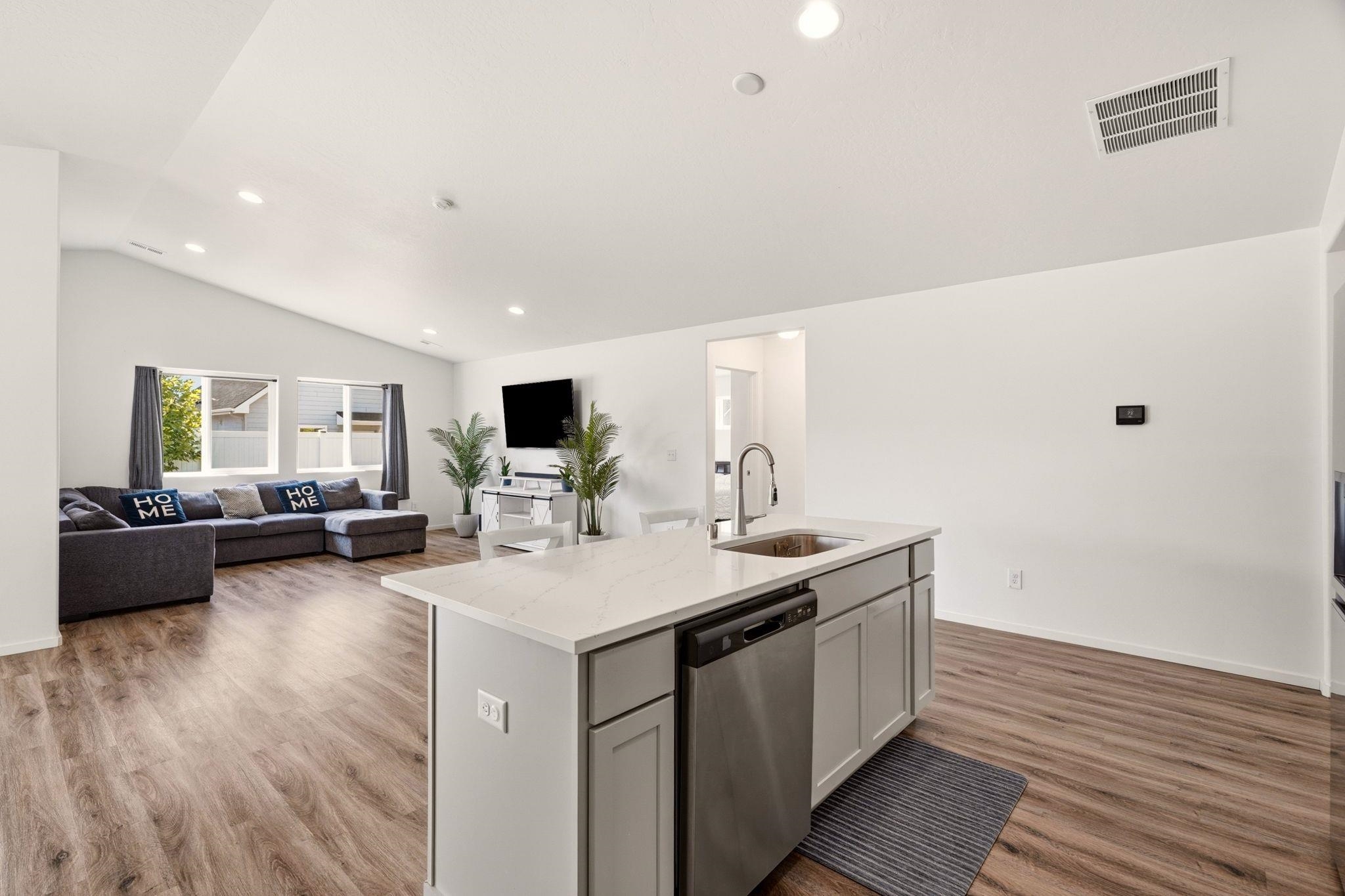120 S Beeman St - Photo 14
