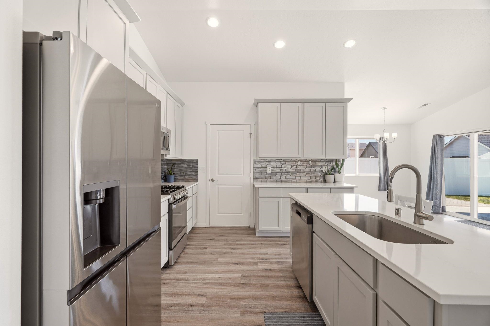 120 S Beeman St - Photo 16