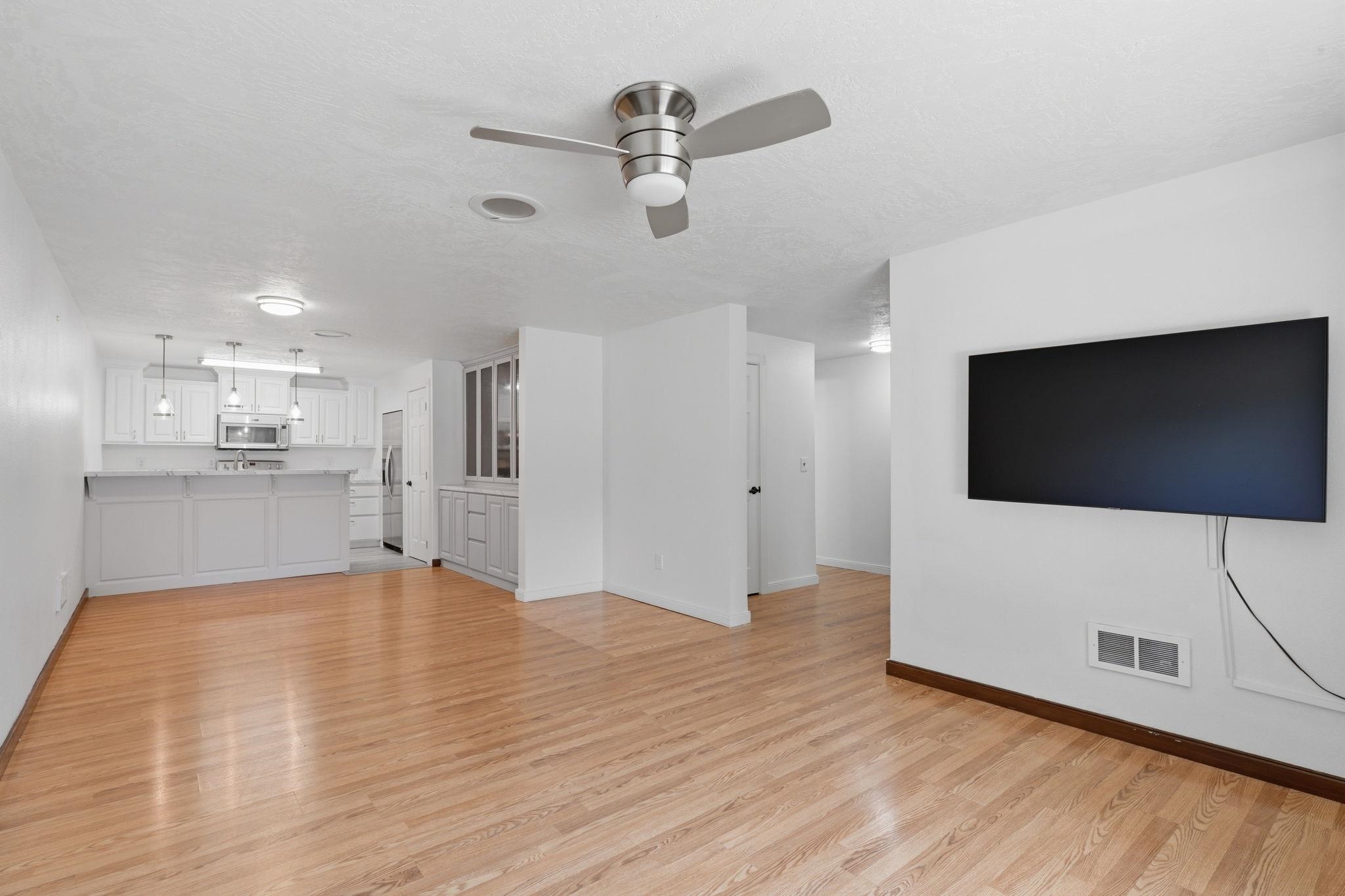 6106 E 6th Ave - Photo 9
