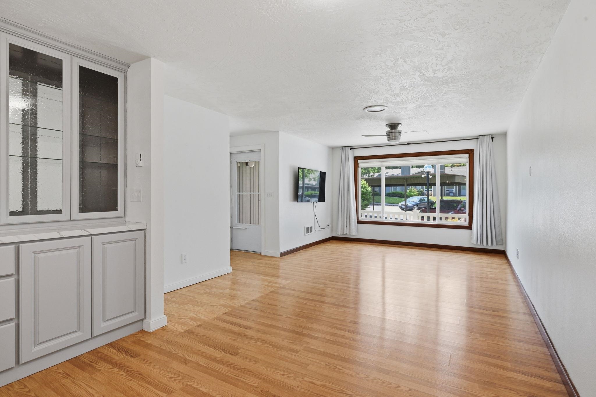 6106 E 6th Ave - Photo 5