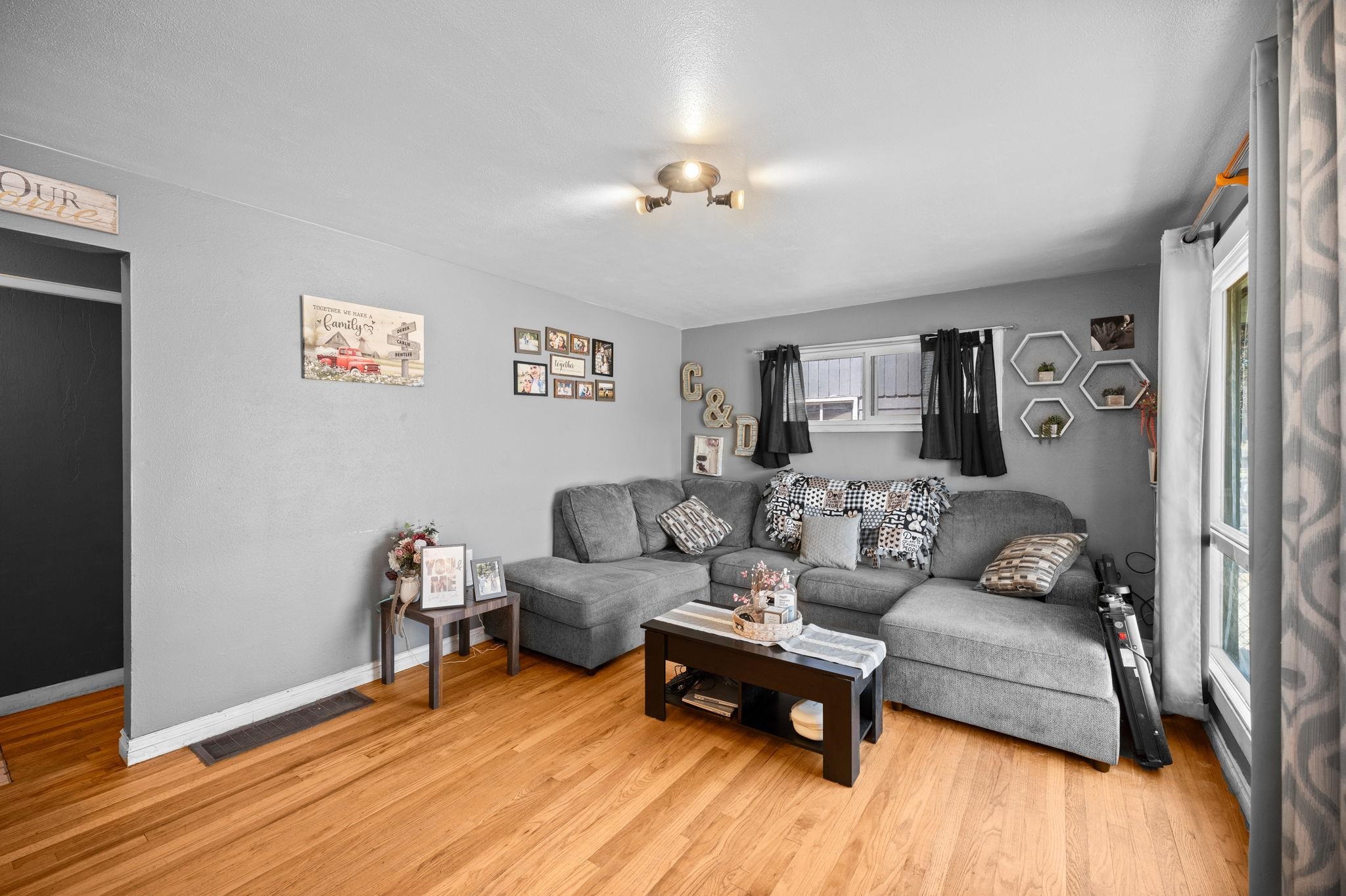 3018 N Nora Ave - Photo 4