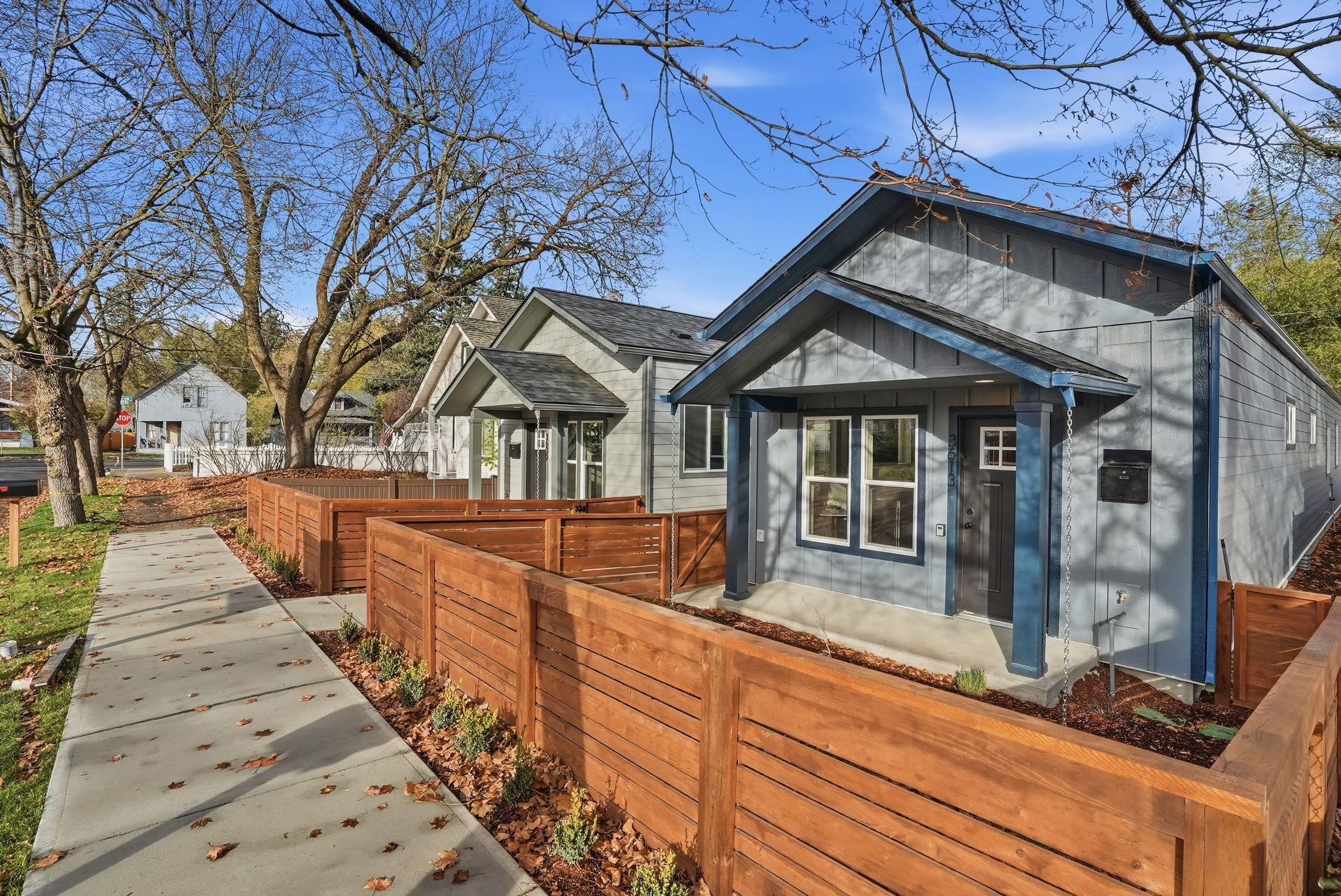 3613 E 8th Ave - Photo 3