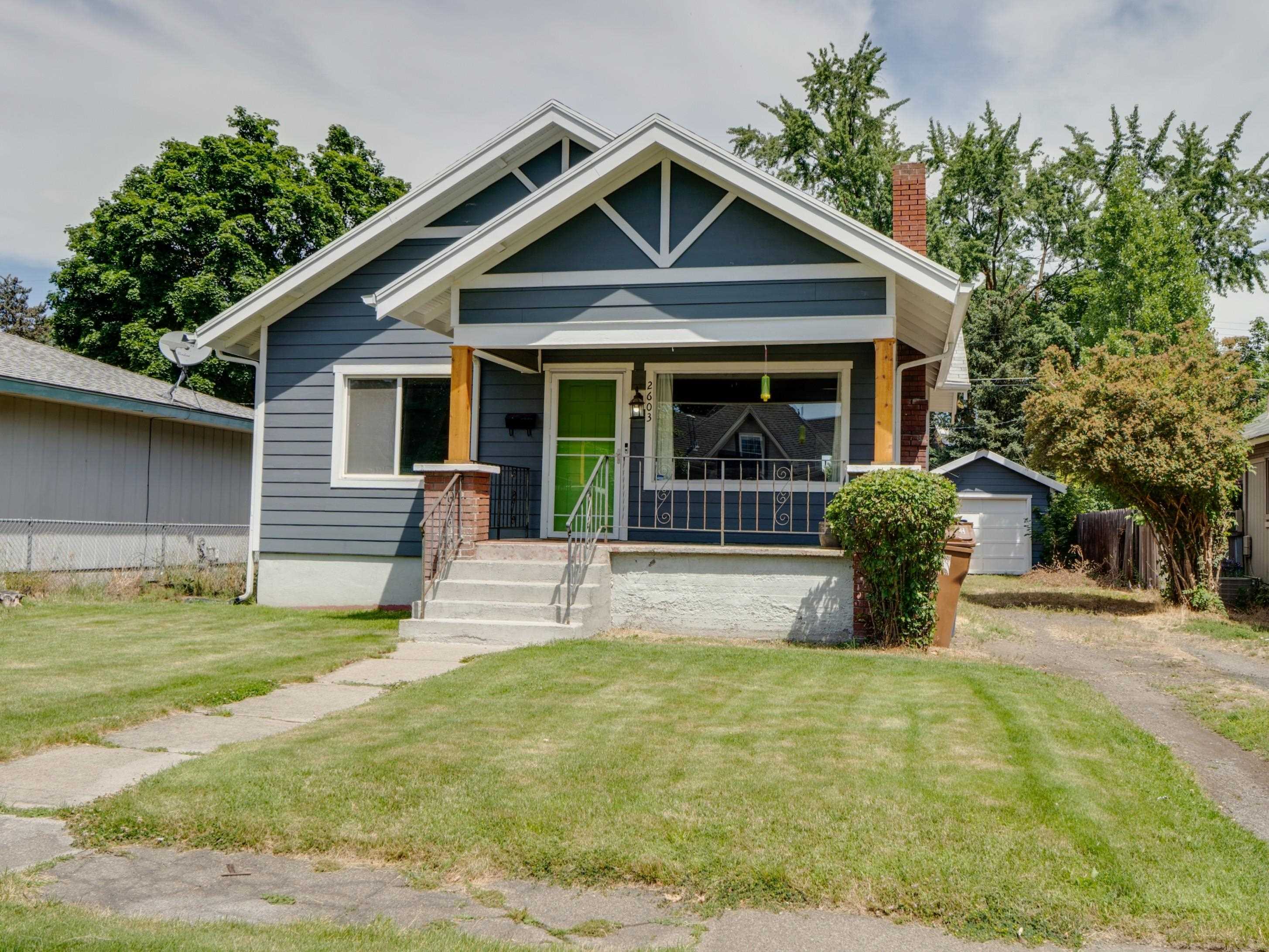 2603 E Queen Ave - Photo 1