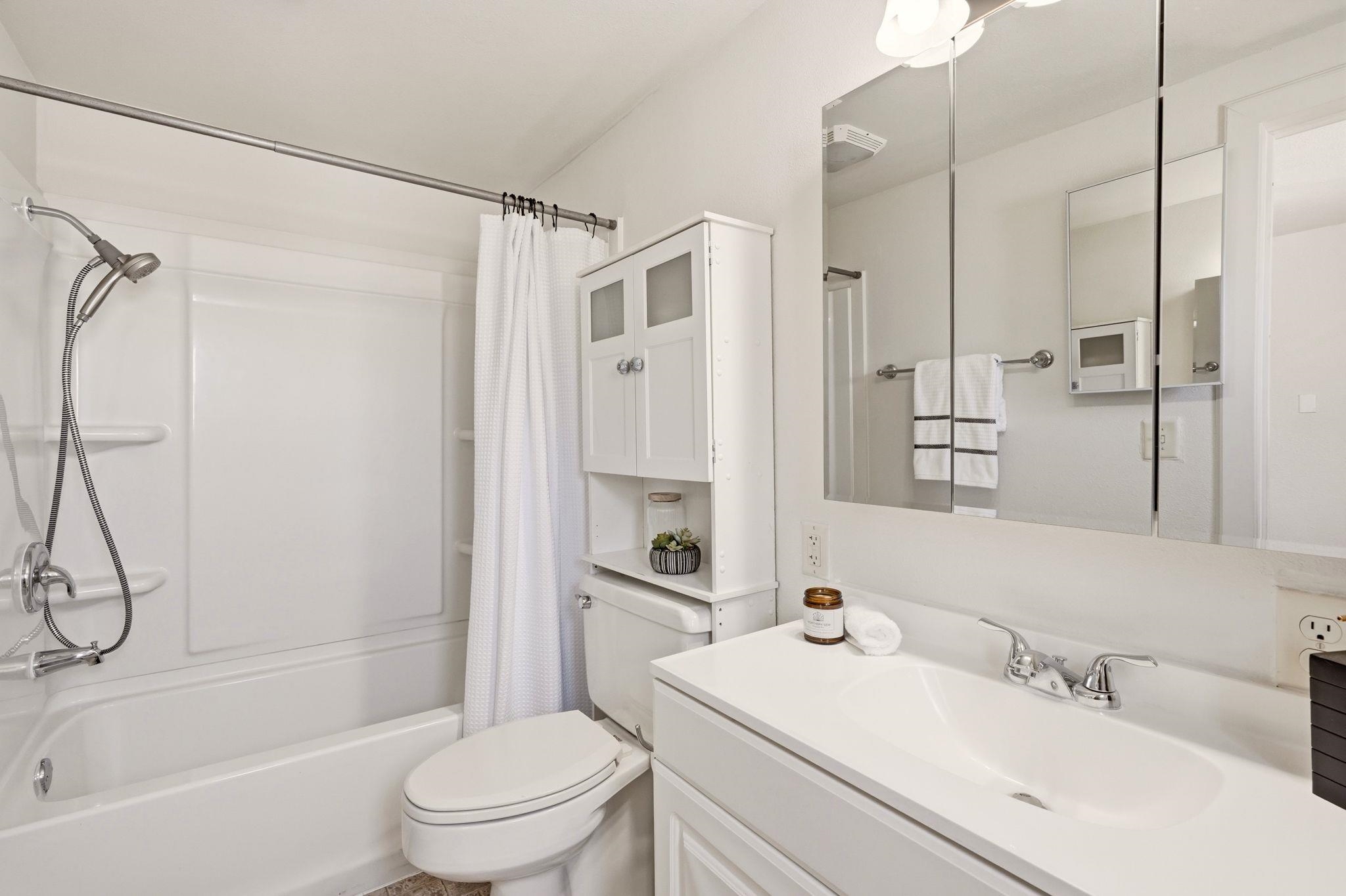100 N Main St - Photo 16