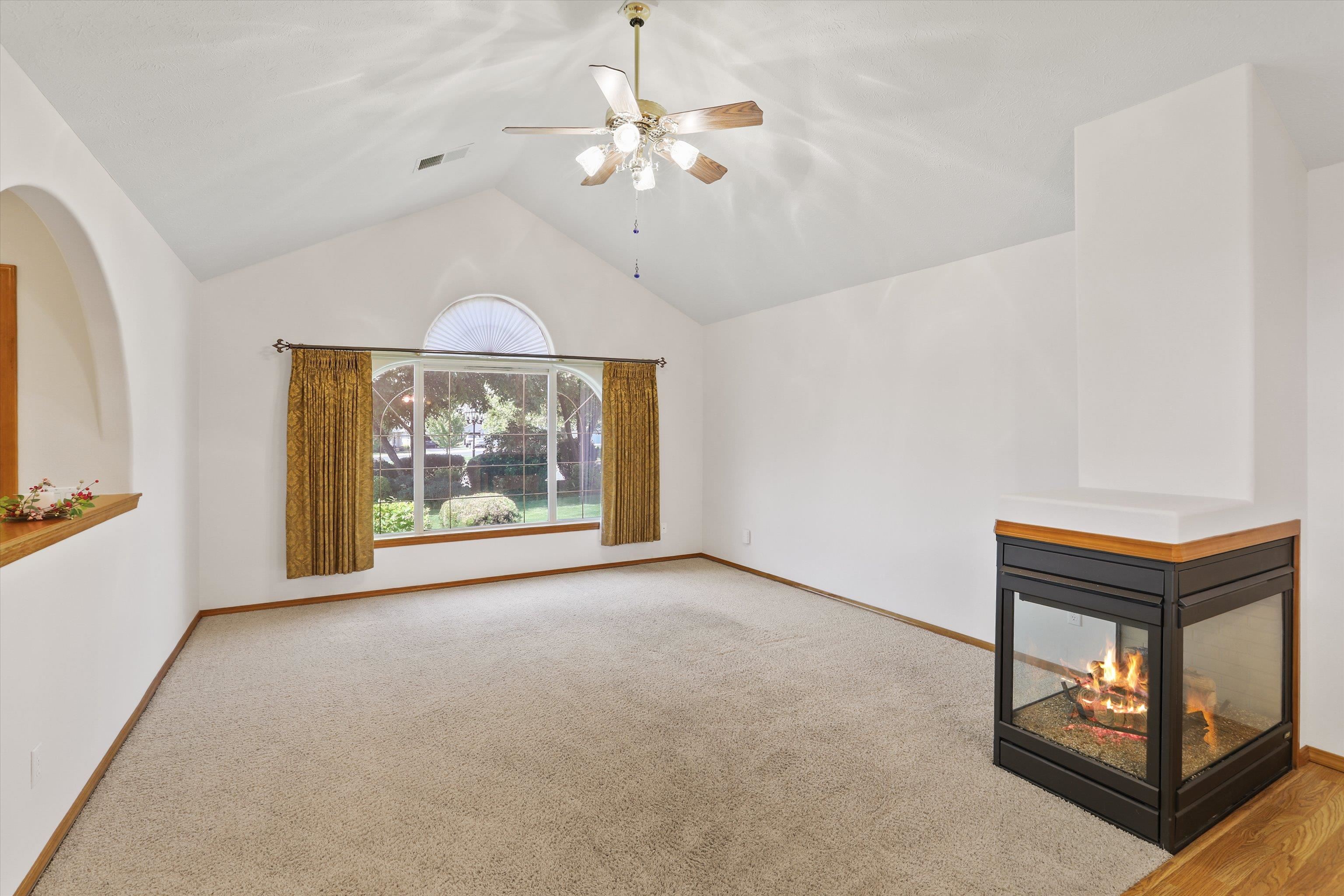 902 N Golden Ct - Photo 3