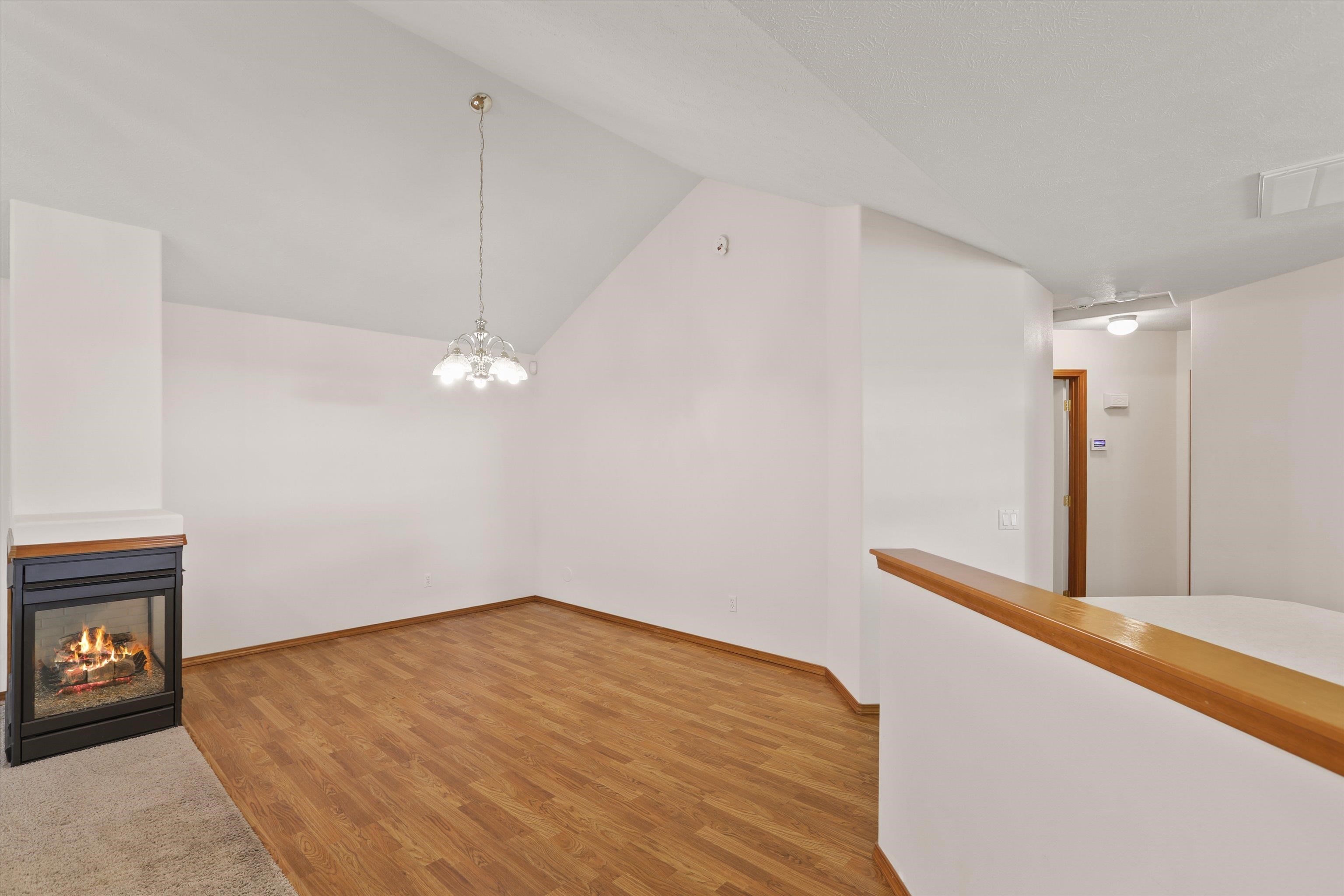902 N Golden Ct - Photo 11
