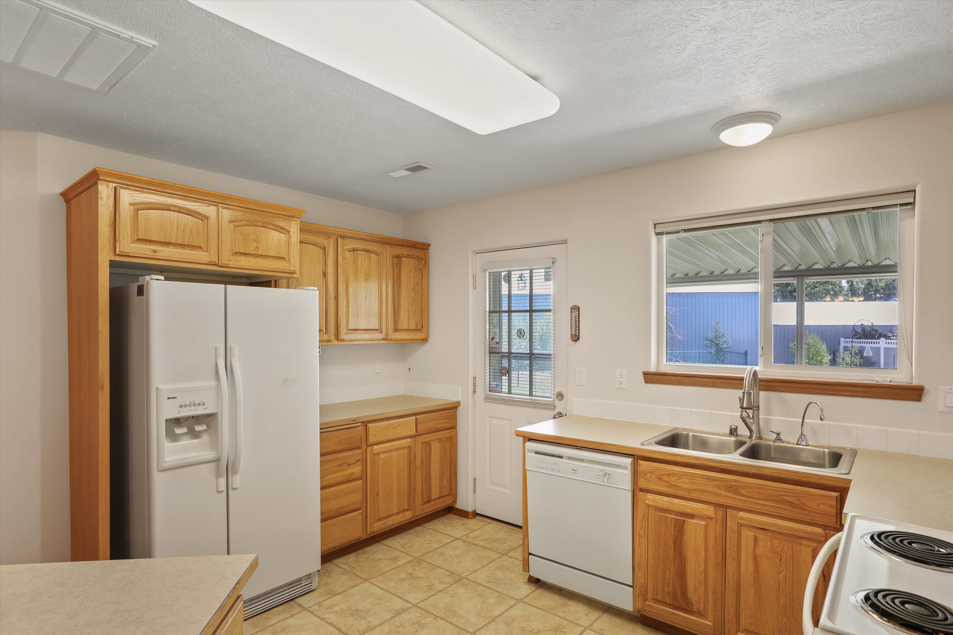 902 N Golden Ct - Photo 14