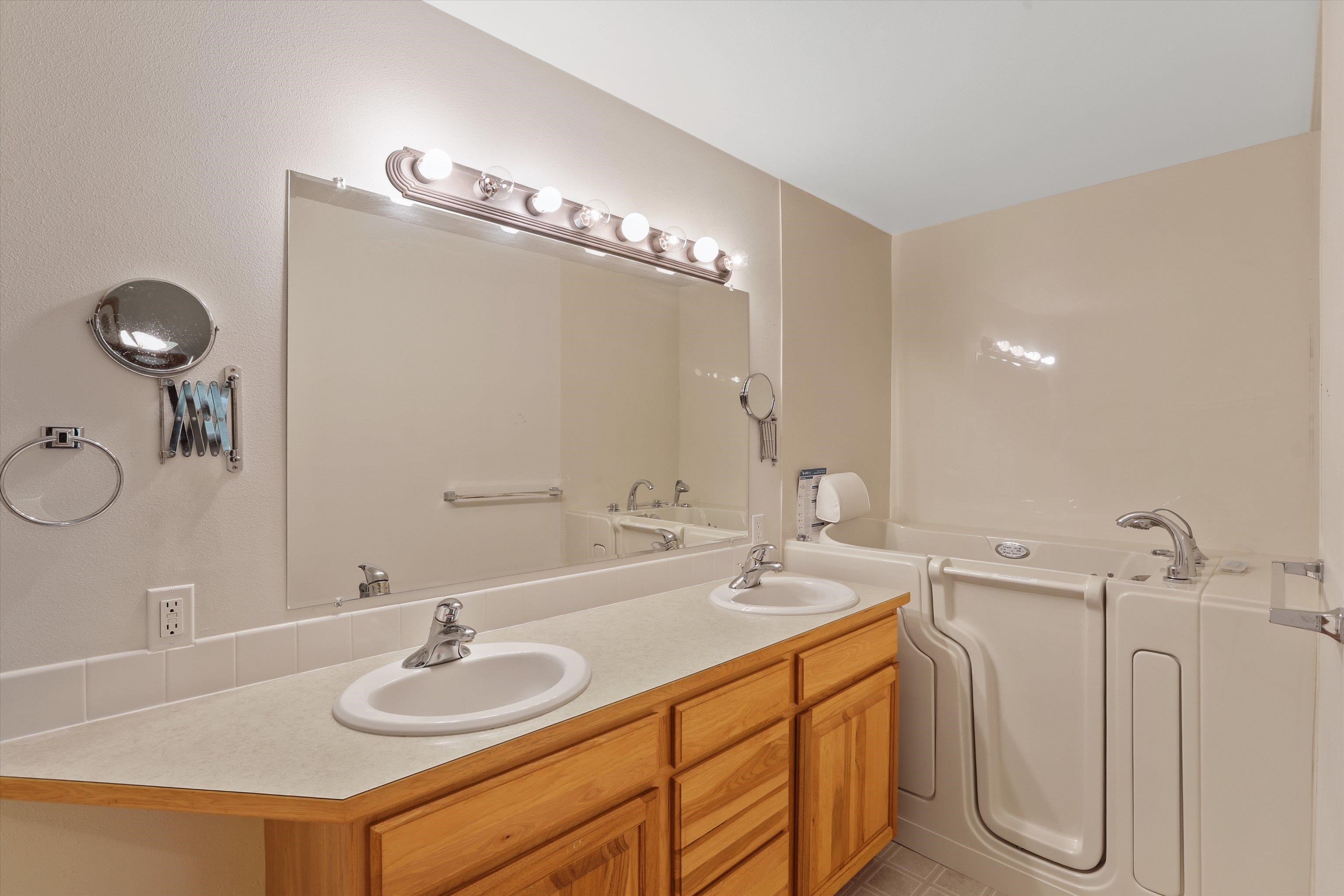 902 N Golden Ct - Photo 6