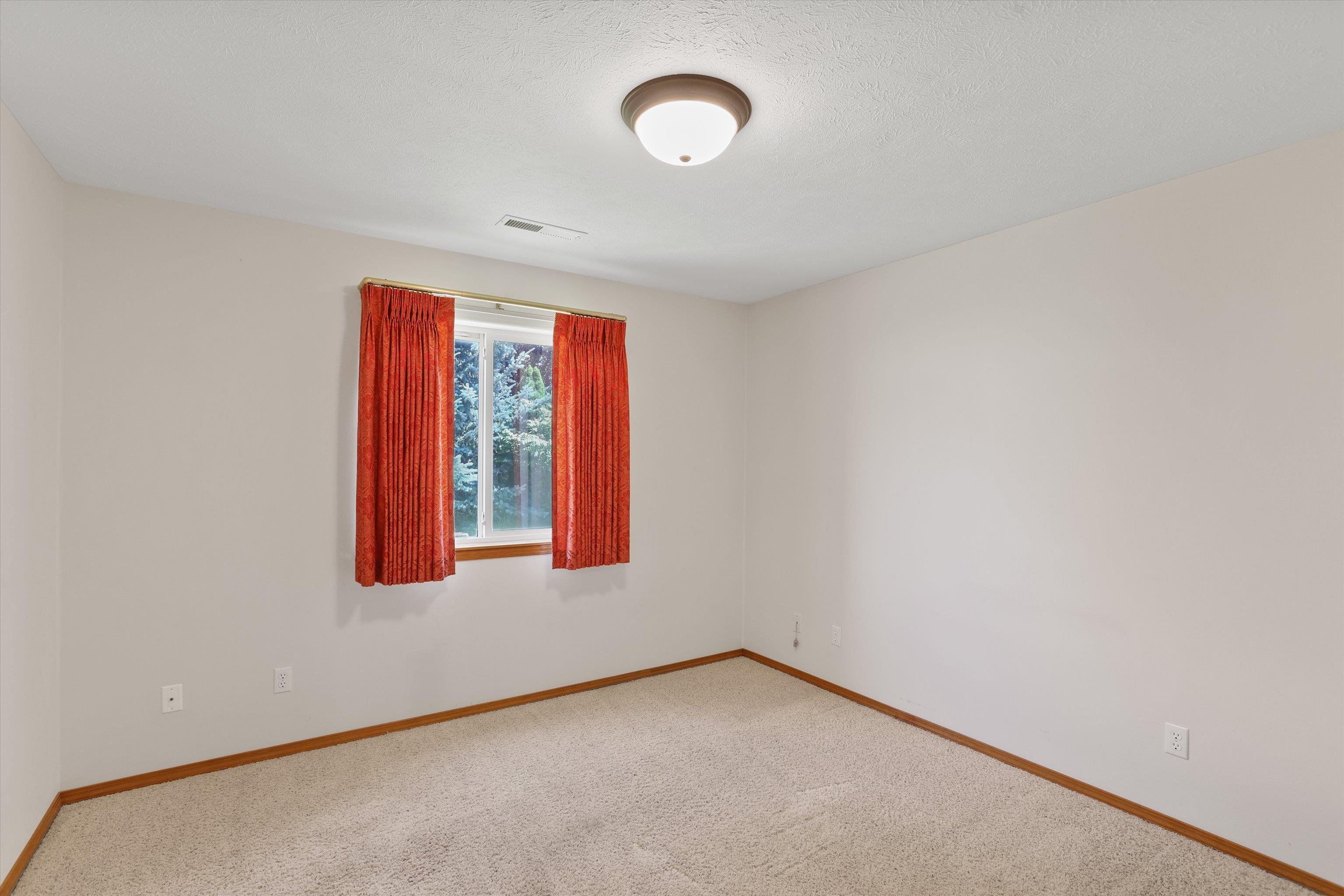 902 N Golden Ct - Photo 16