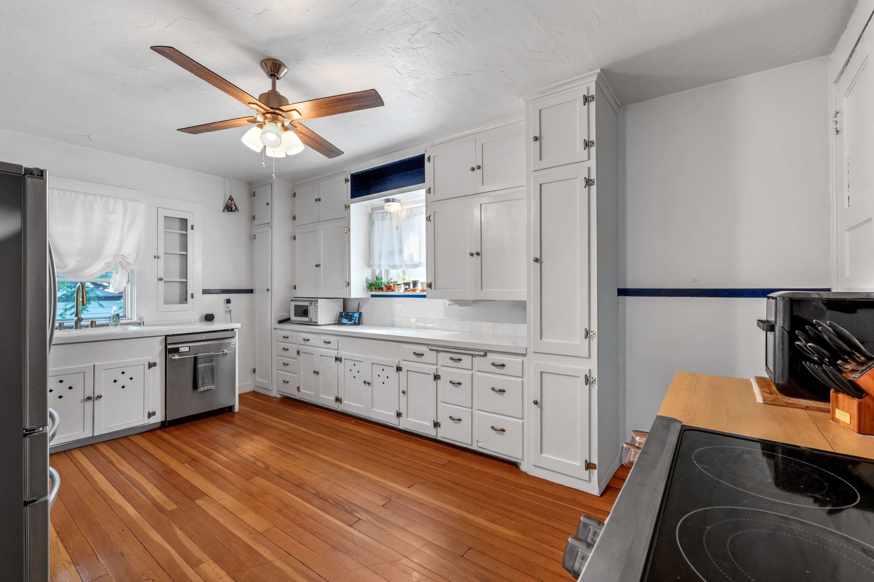 1628 W 8th Ave - Photo 18