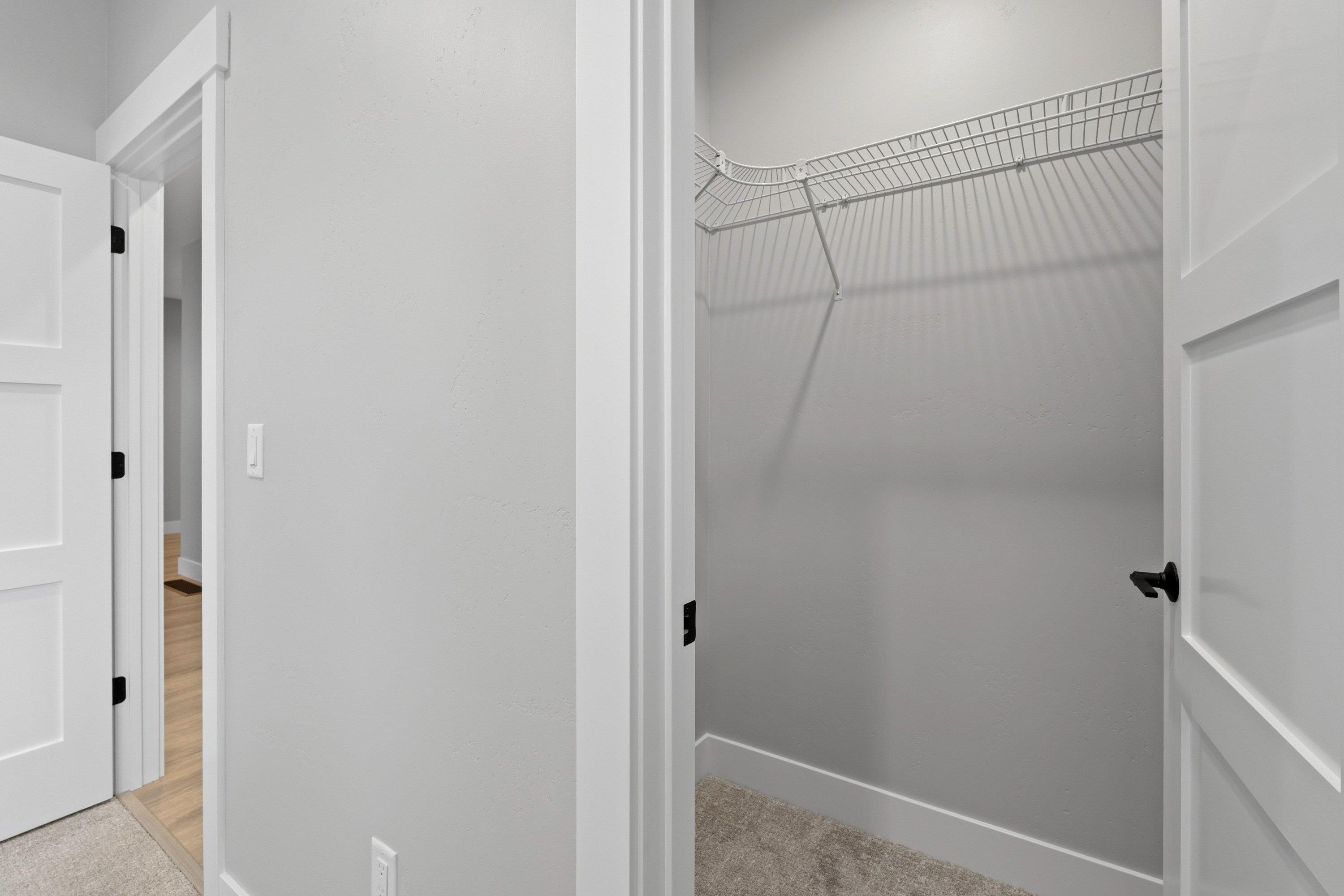 11121 E 28th Ave - Photo 35