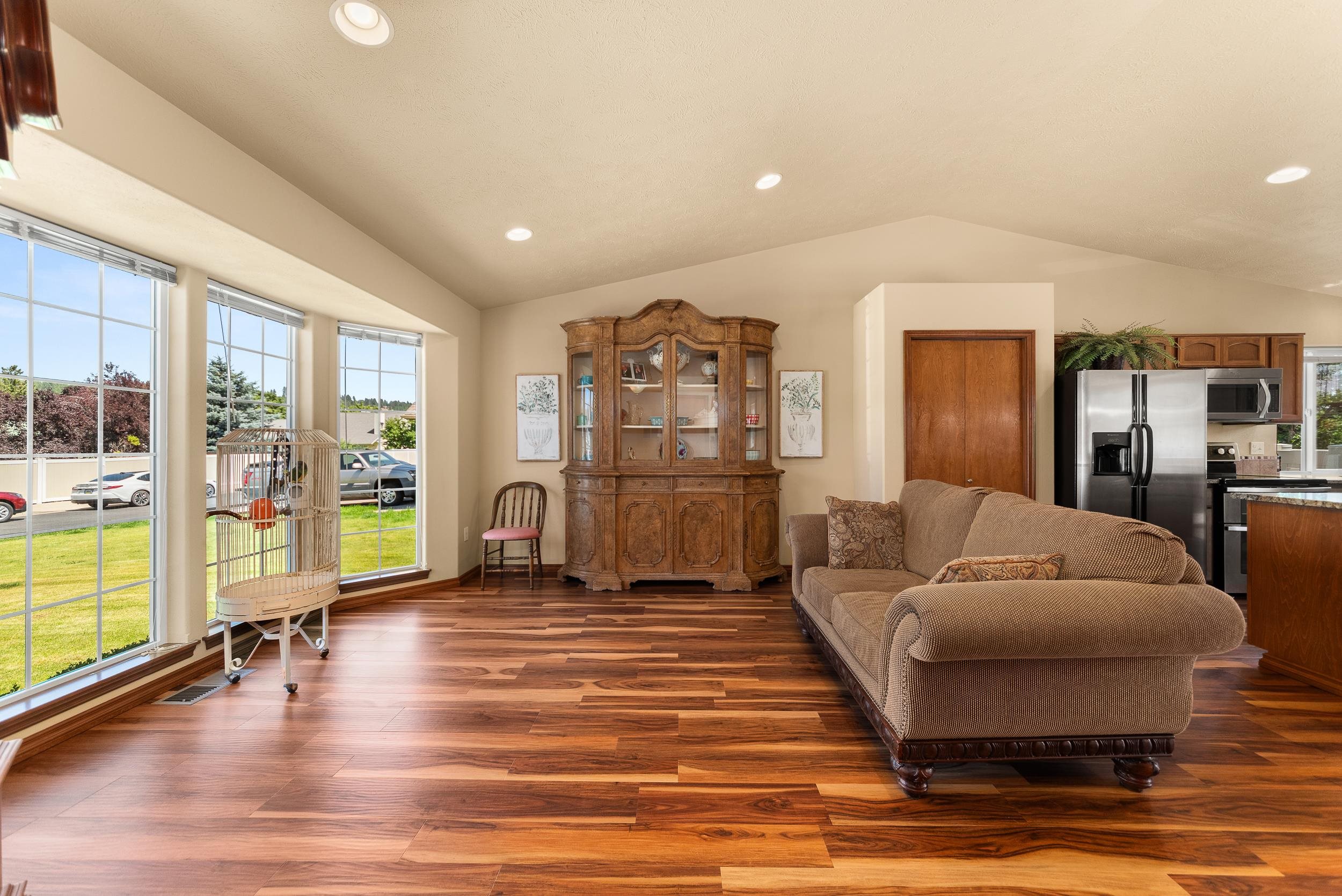 9602 E Hoffman Ln - Photo 2