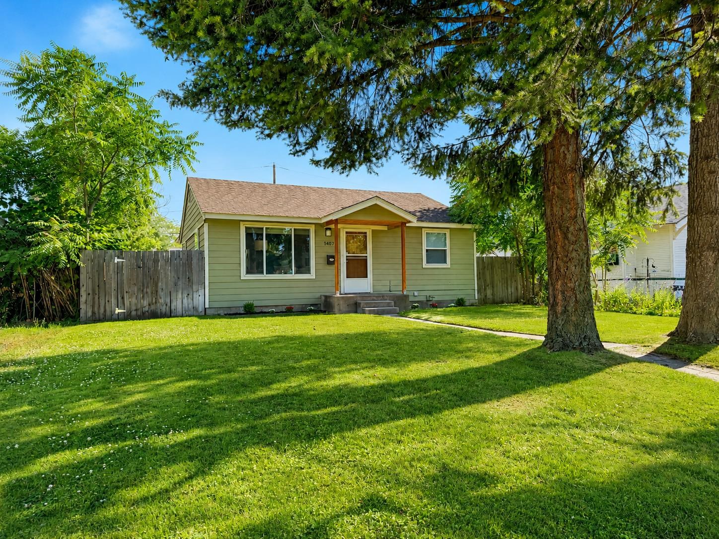 1407 W Kiernan Ave - Photo 1
