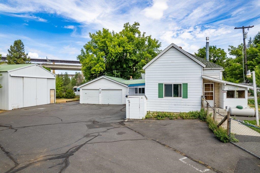 2218 W 10TH Ave - Photo 1