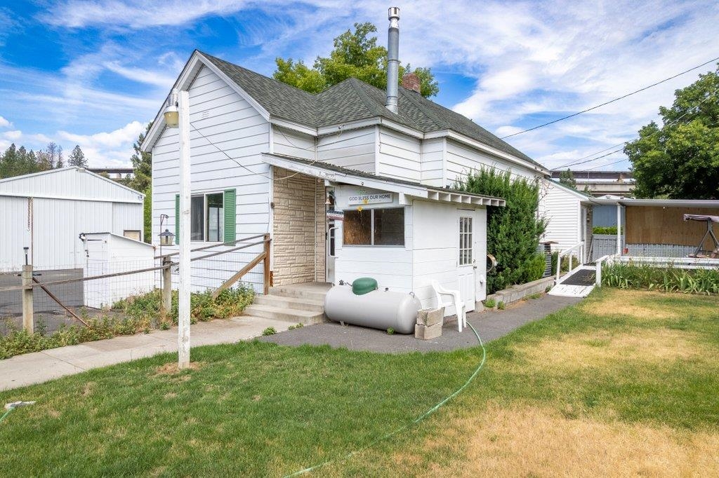 2218 W 10TH Ave - Photo 6
