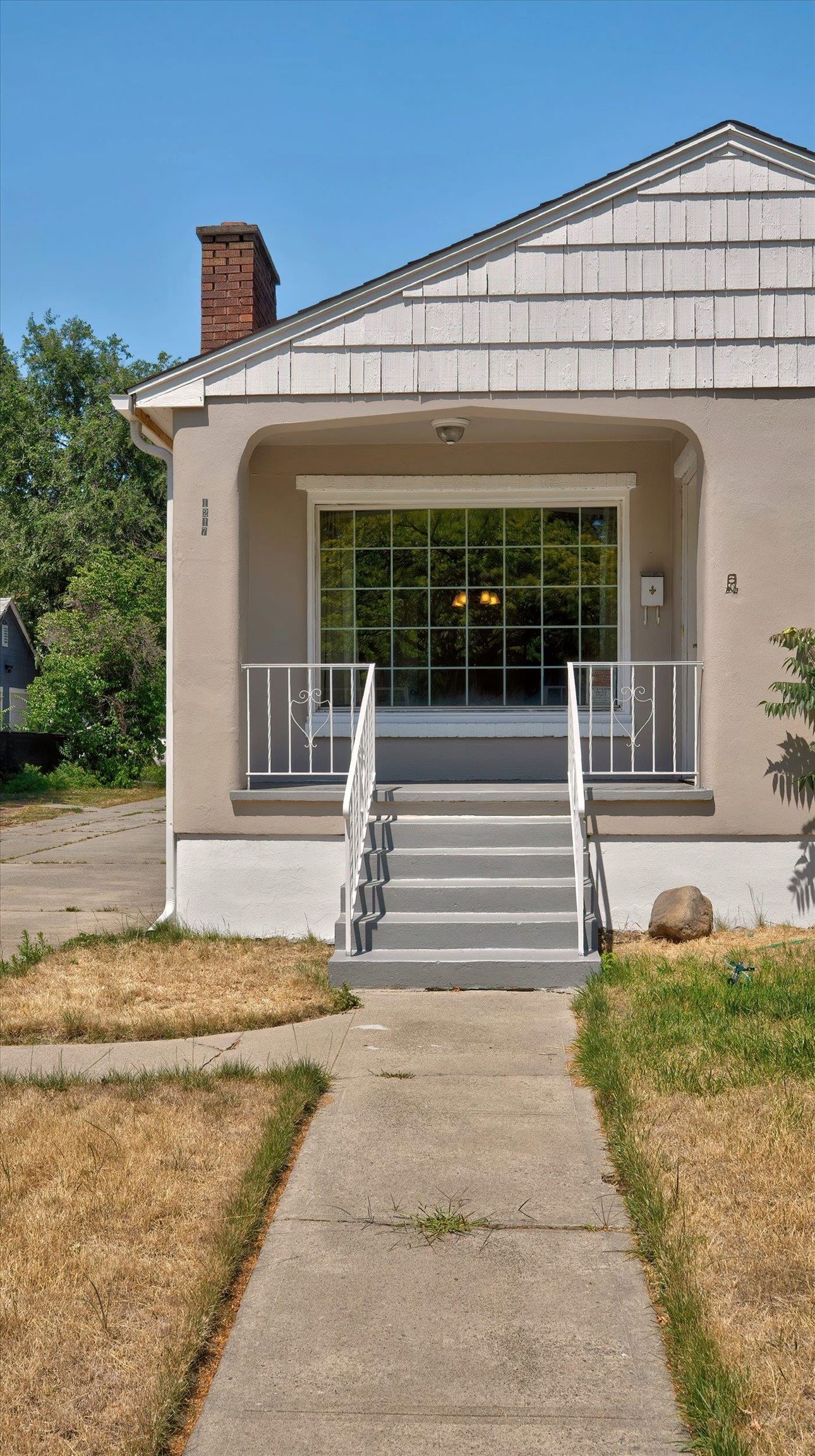 1217 E Mission Ave - Photo 4