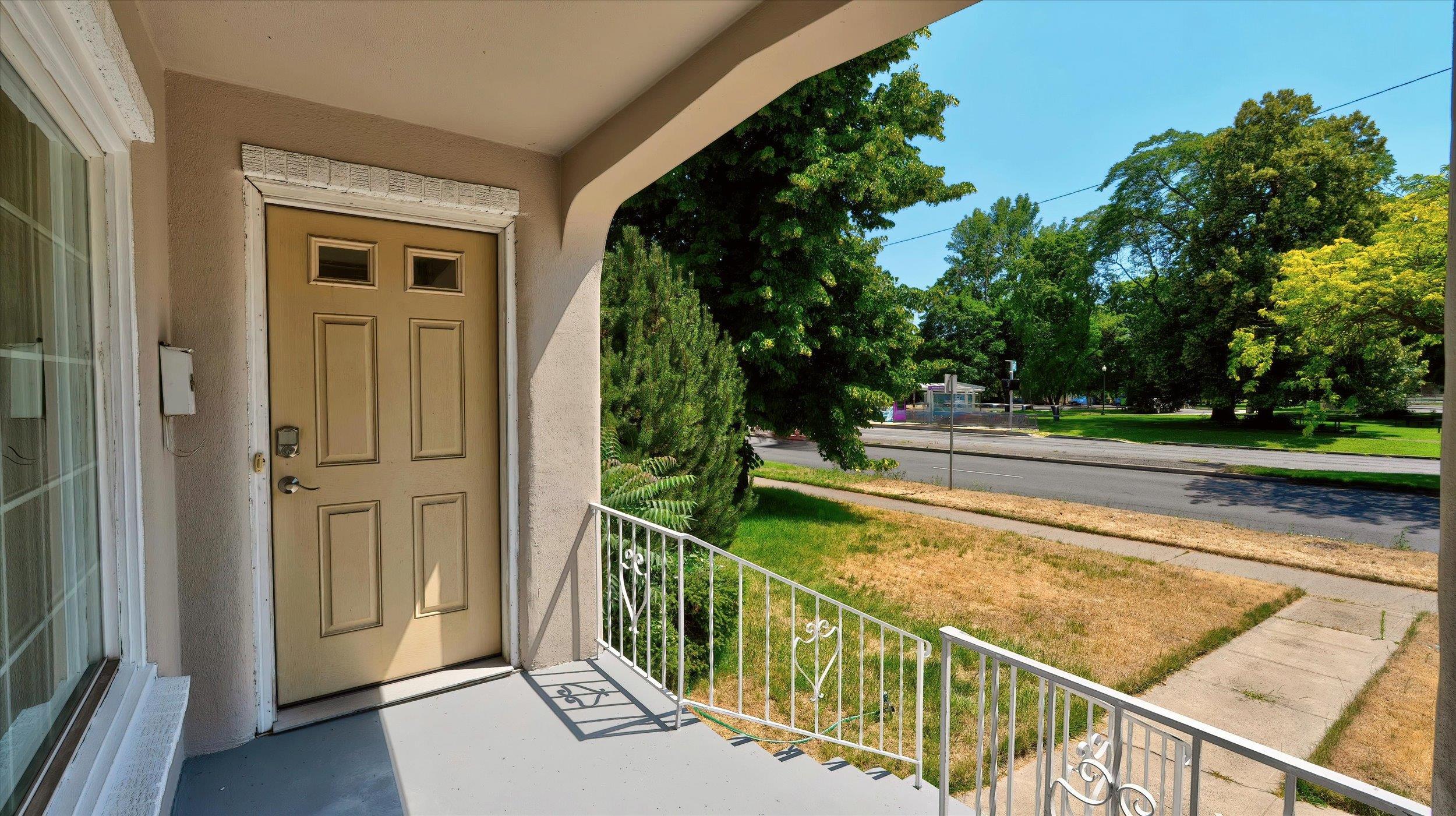 1217 E Mission Ave - Photo 5