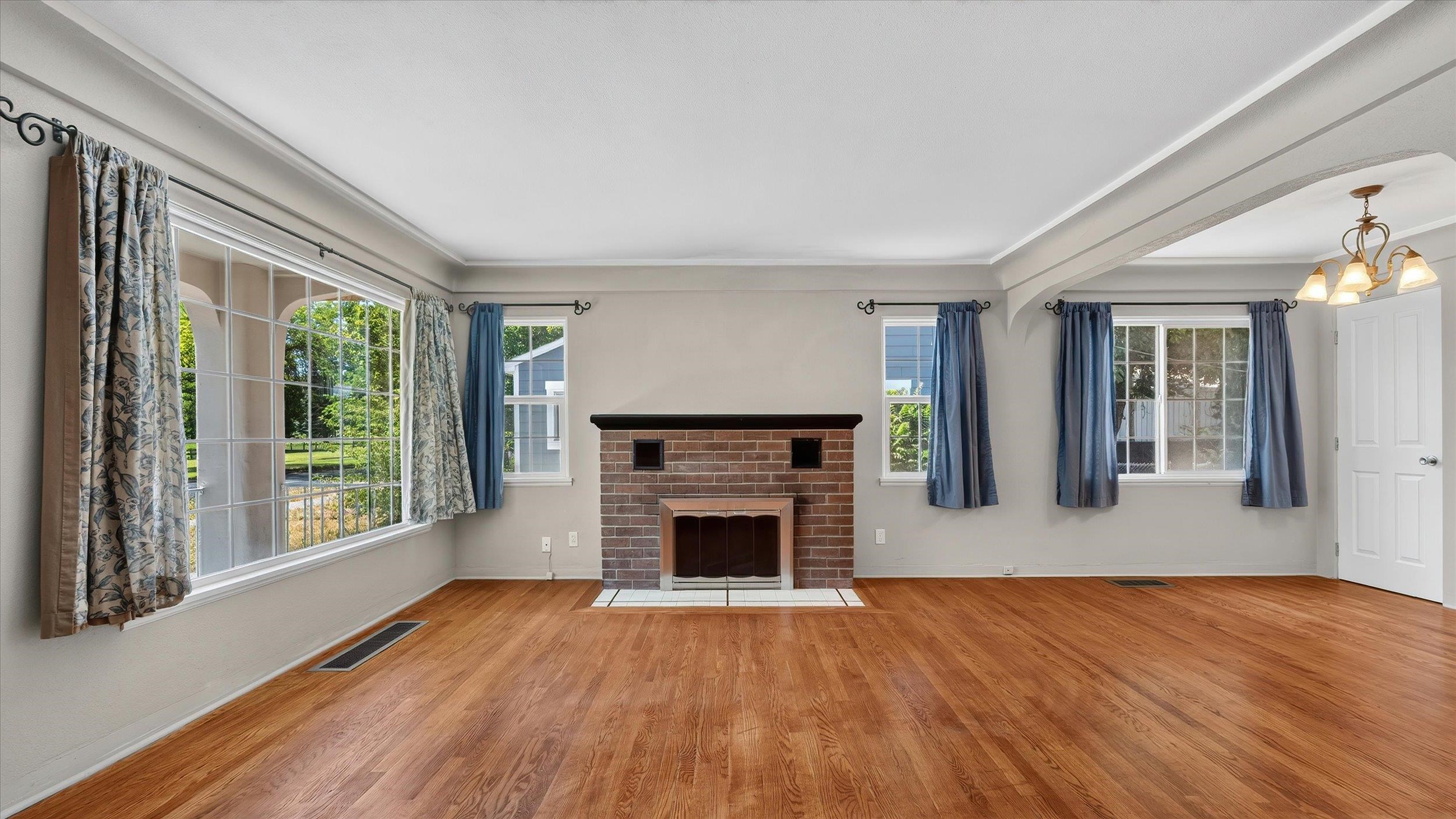 1217 E Mission Ave - Photo 7
