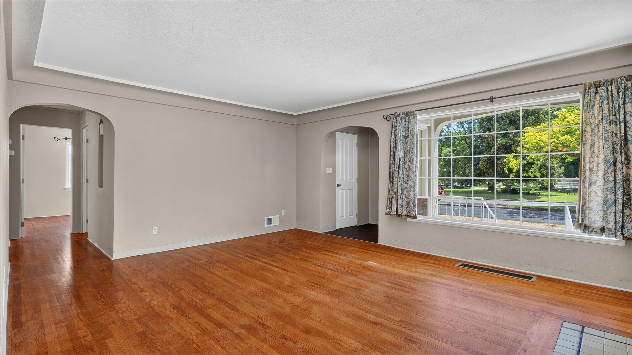 1217 E Mission Ave - Photo 9