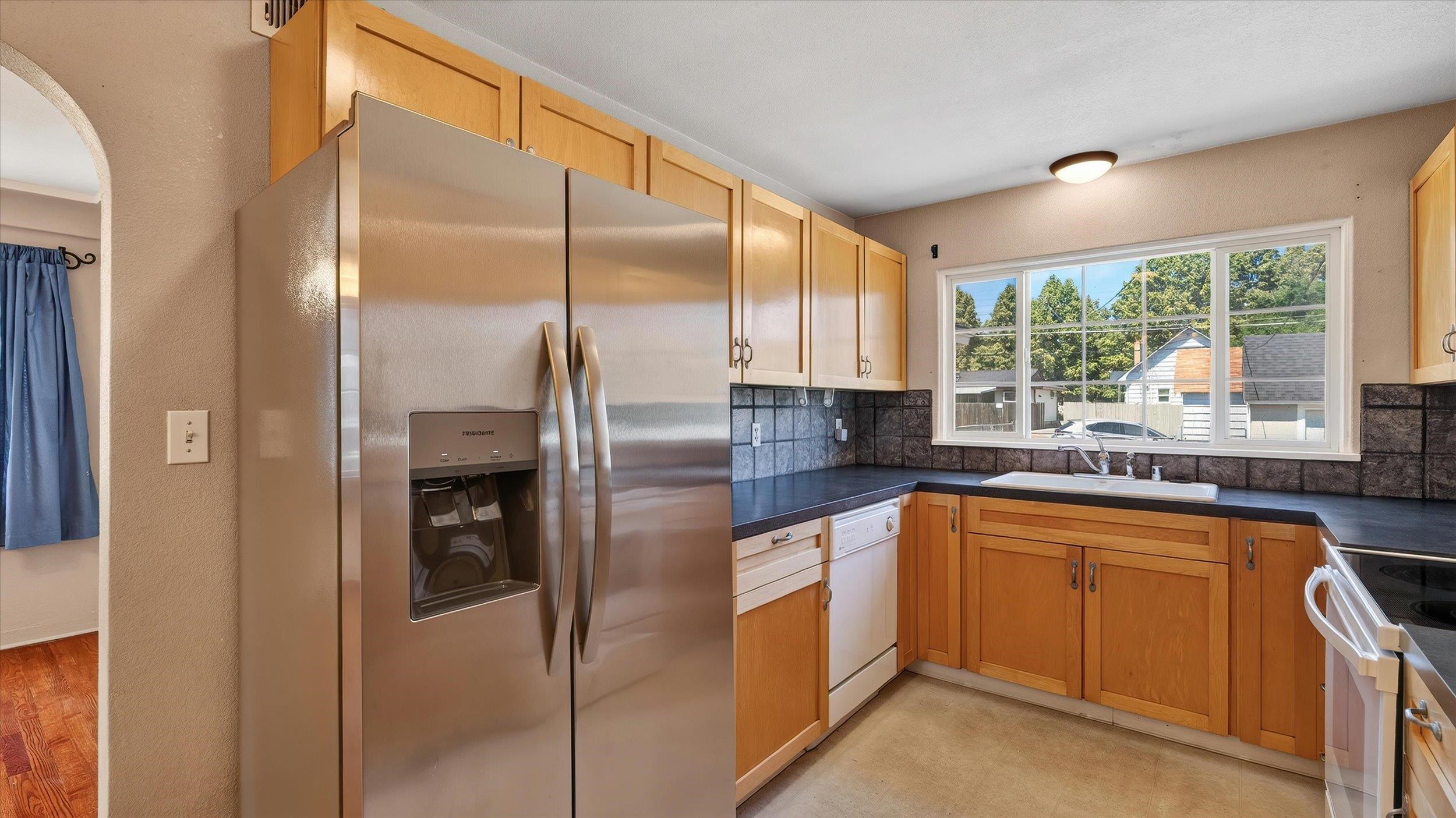 1217 E Mission Ave - Photo 17