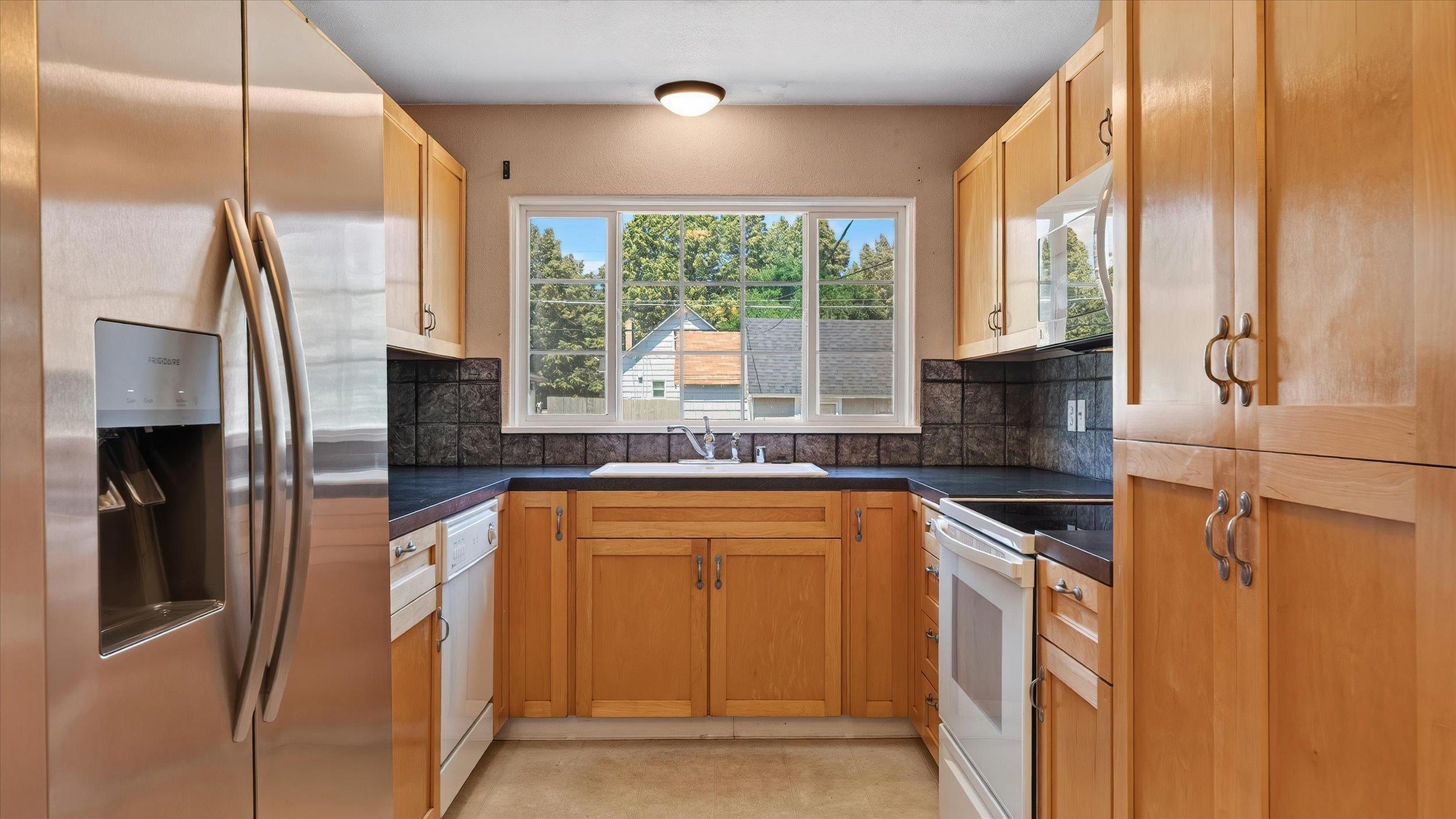 1217 E Mission Ave - Photo 18