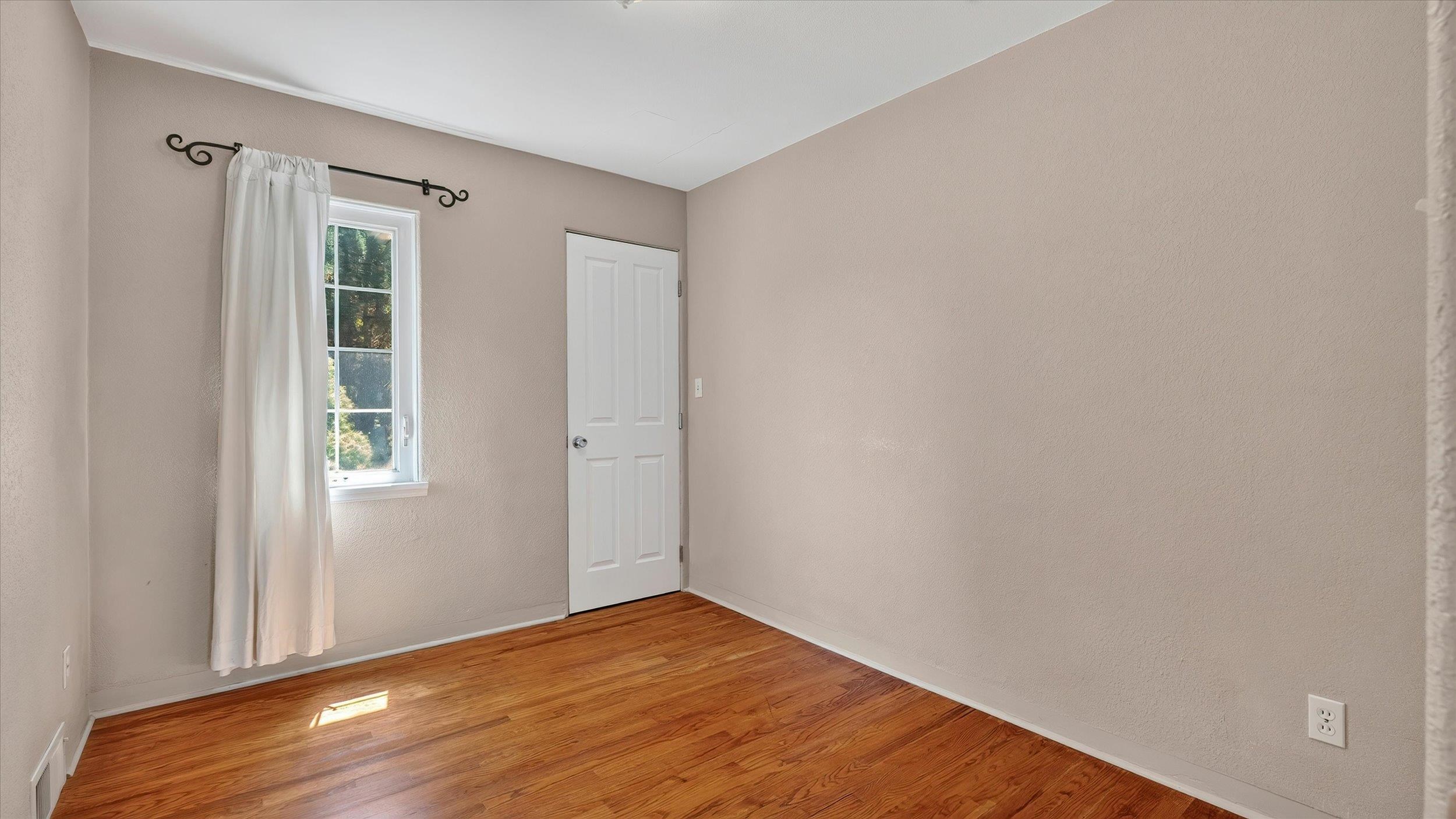 1217 E Mission Ave - Photo 28