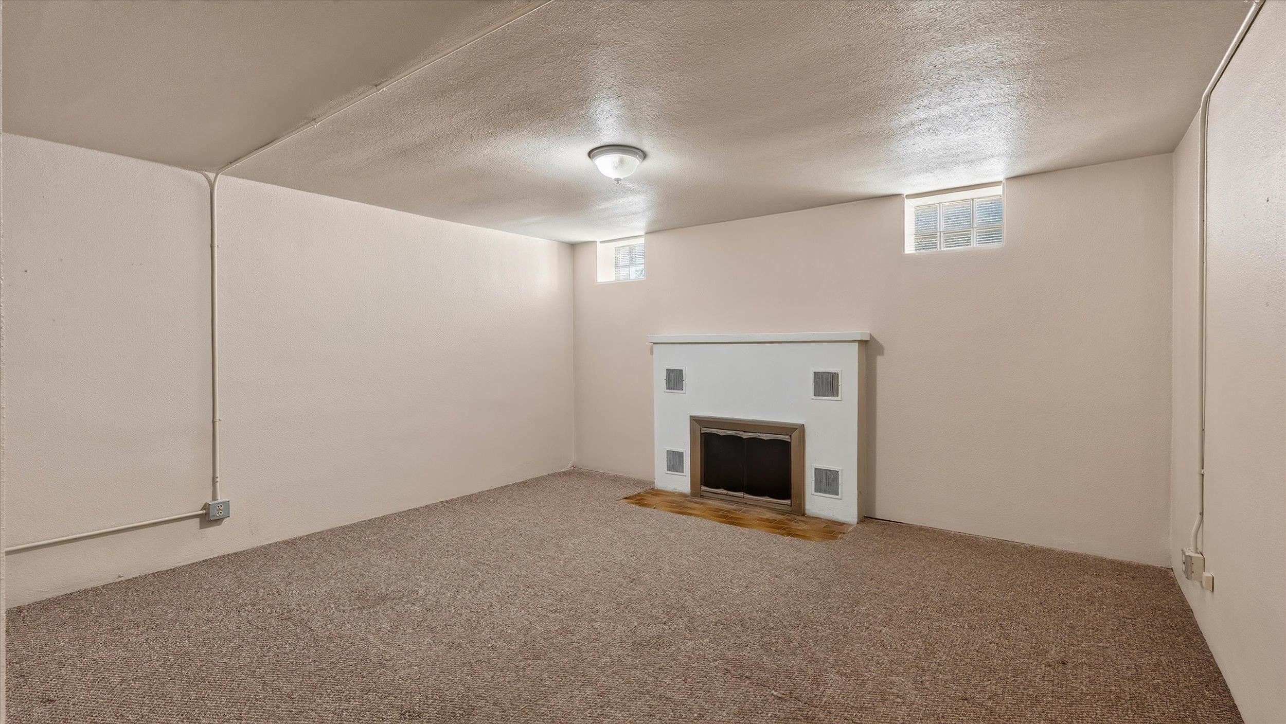 1217 E Mission Ave - Photo 34
