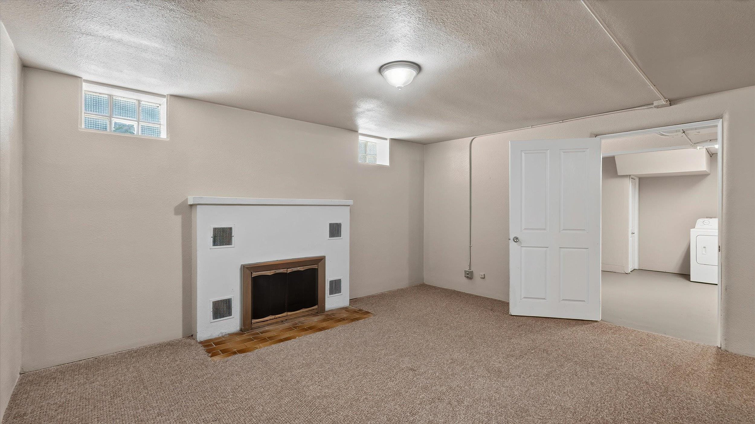 1217 E Mission Ave - Photo 35
