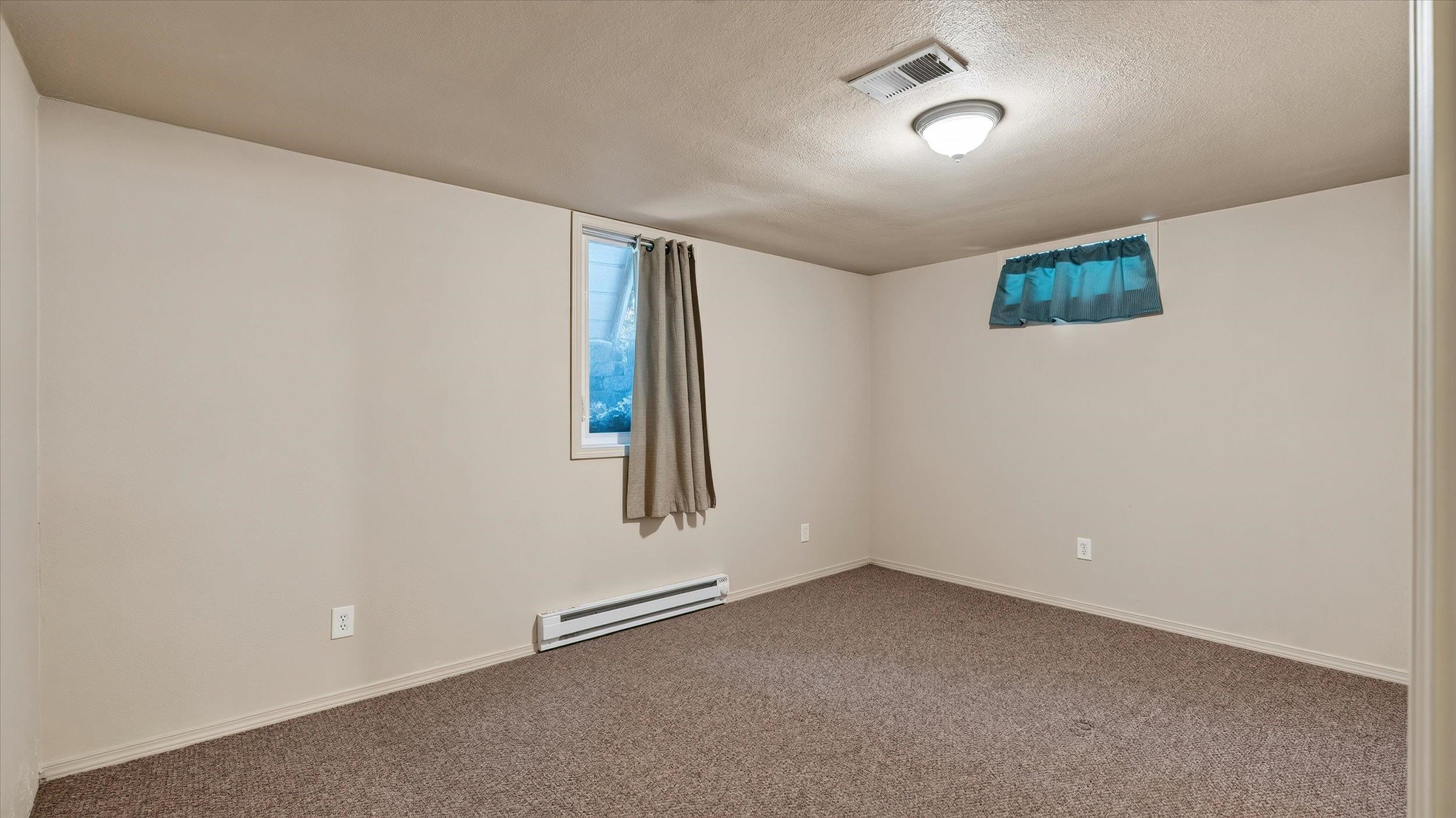 1217 E Mission Ave - Photo 36