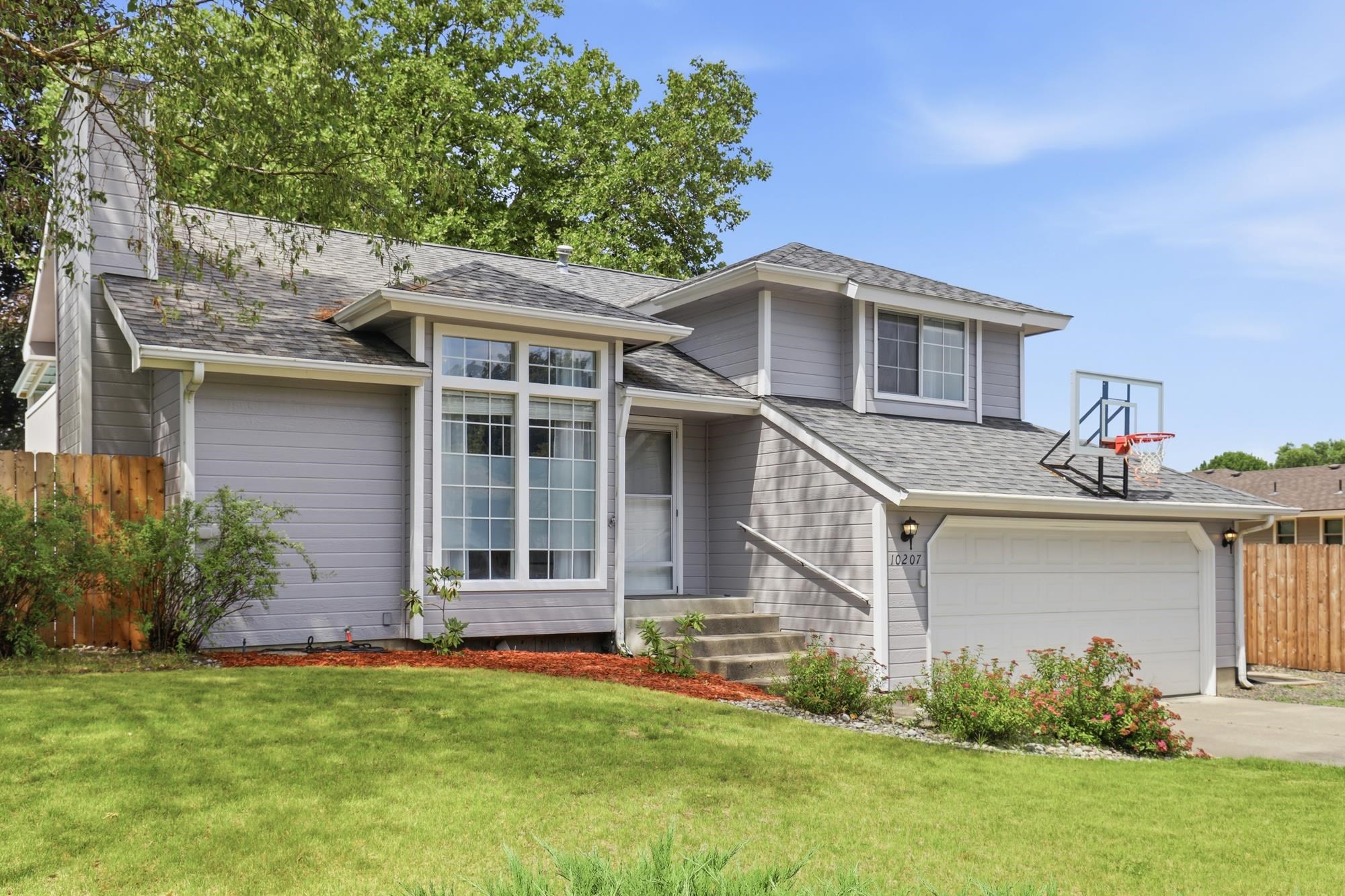 10207 N Arrowhead Dr - Photo 2
